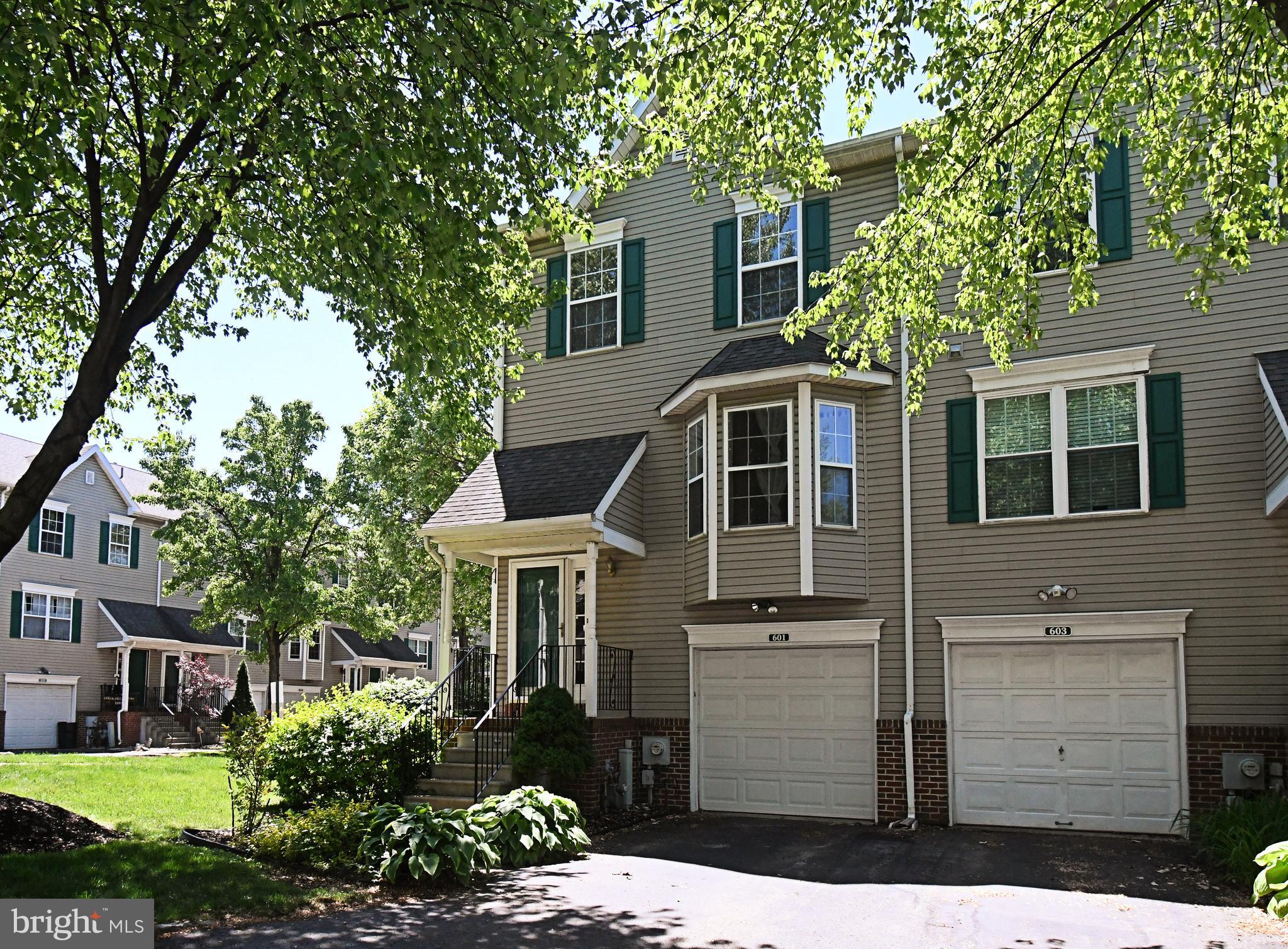 WILLIAMSBURG COMS - Residential