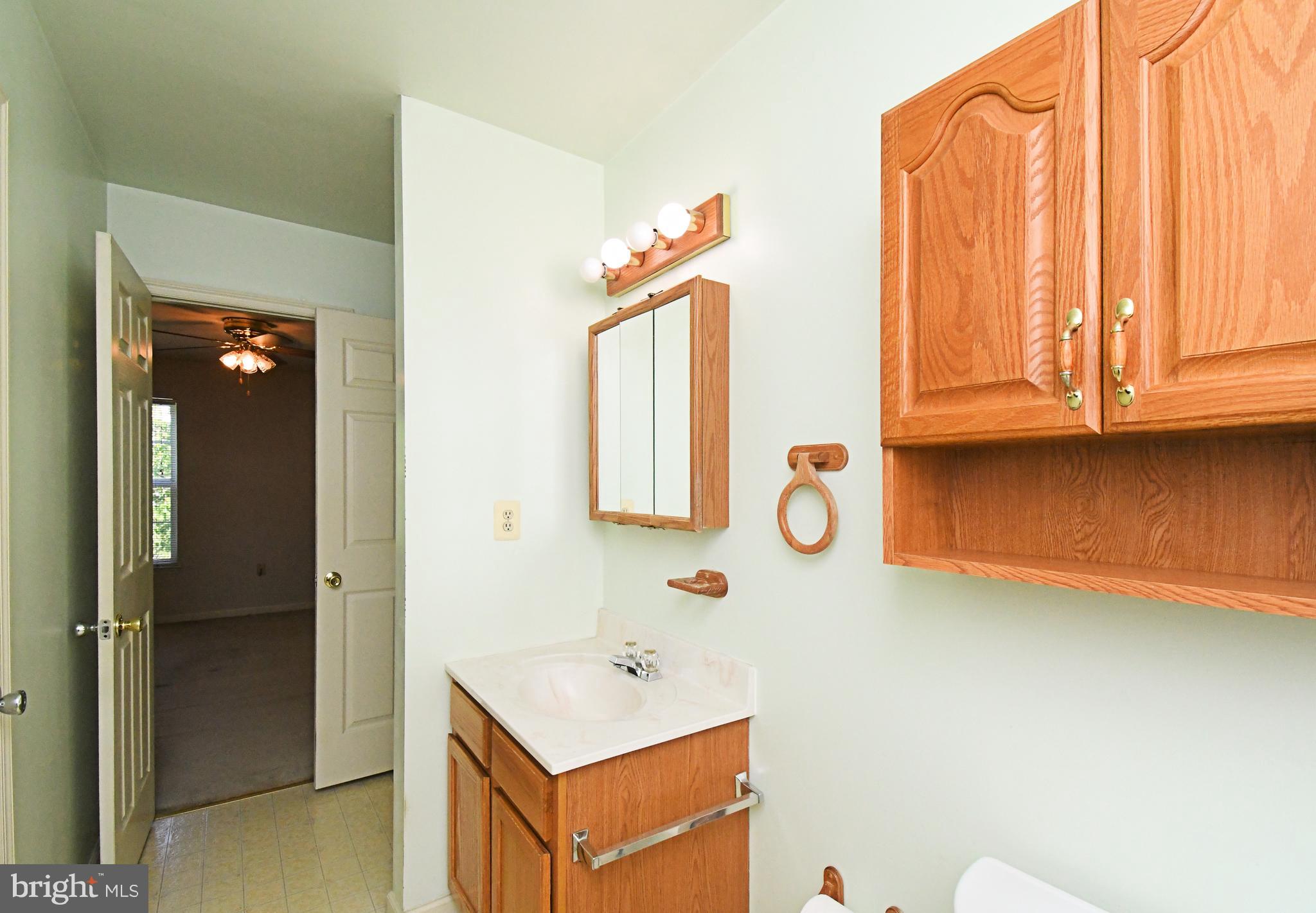 WILLIAMSBURG COMS - Residential