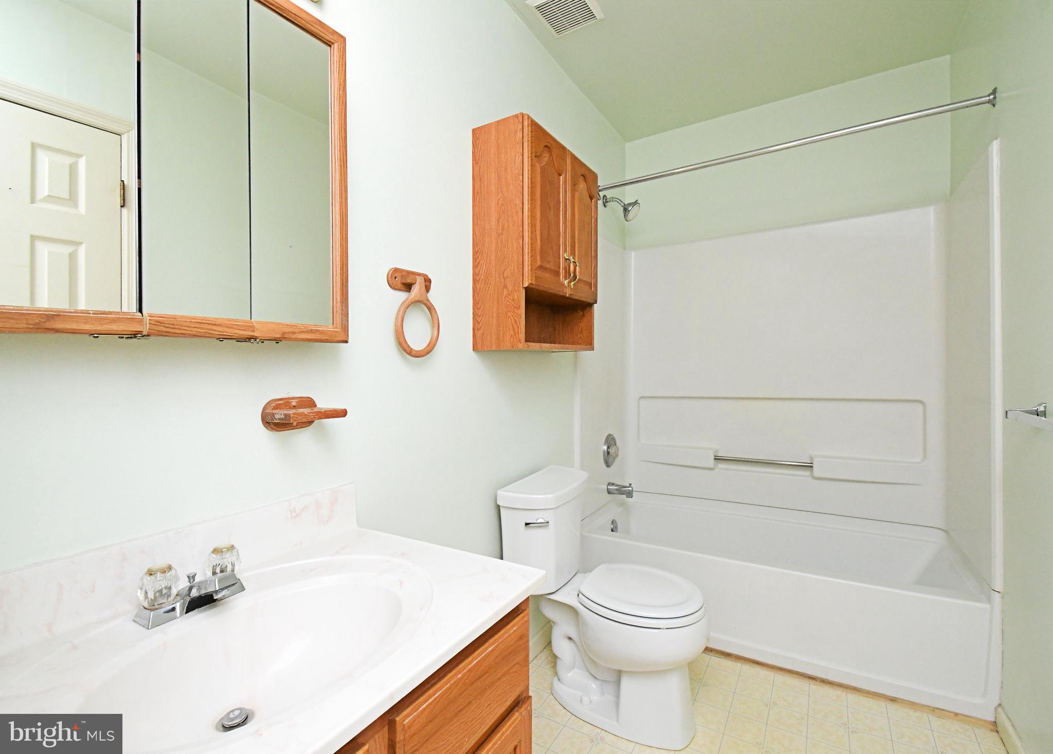WILLIAMSBURG COMS - Residential