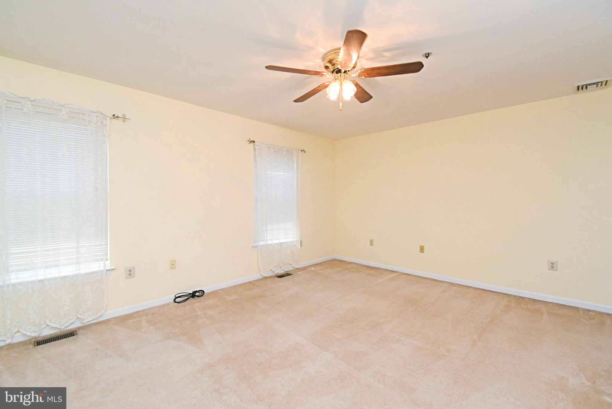 WILLIAMSBURG COMS - Residential