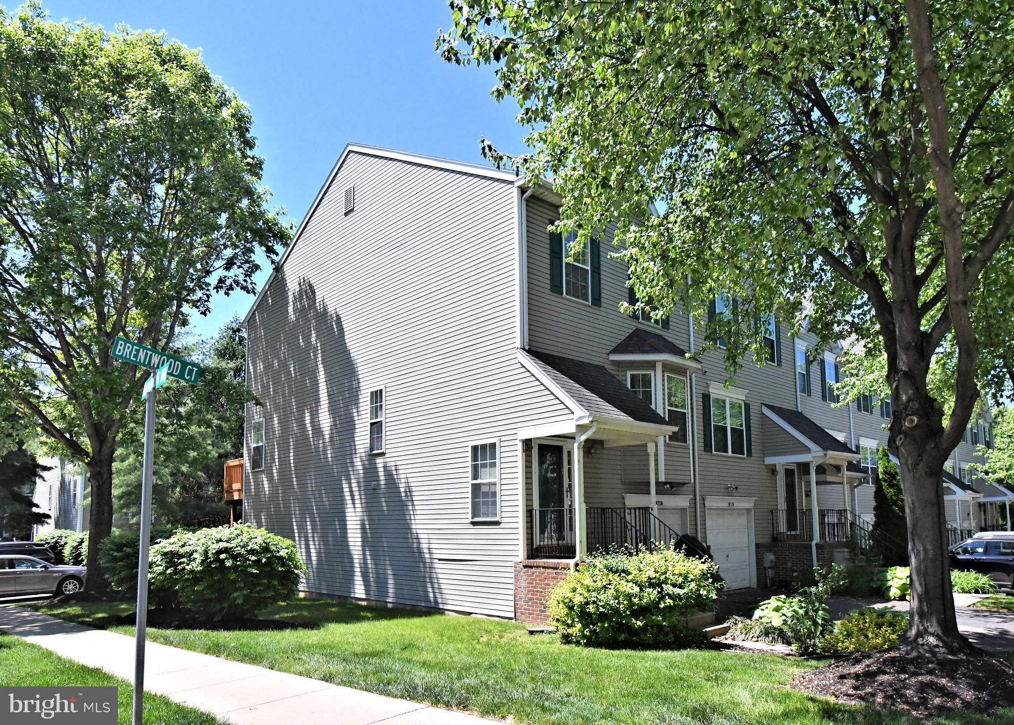 WILLIAMSBURG COMS - Residential