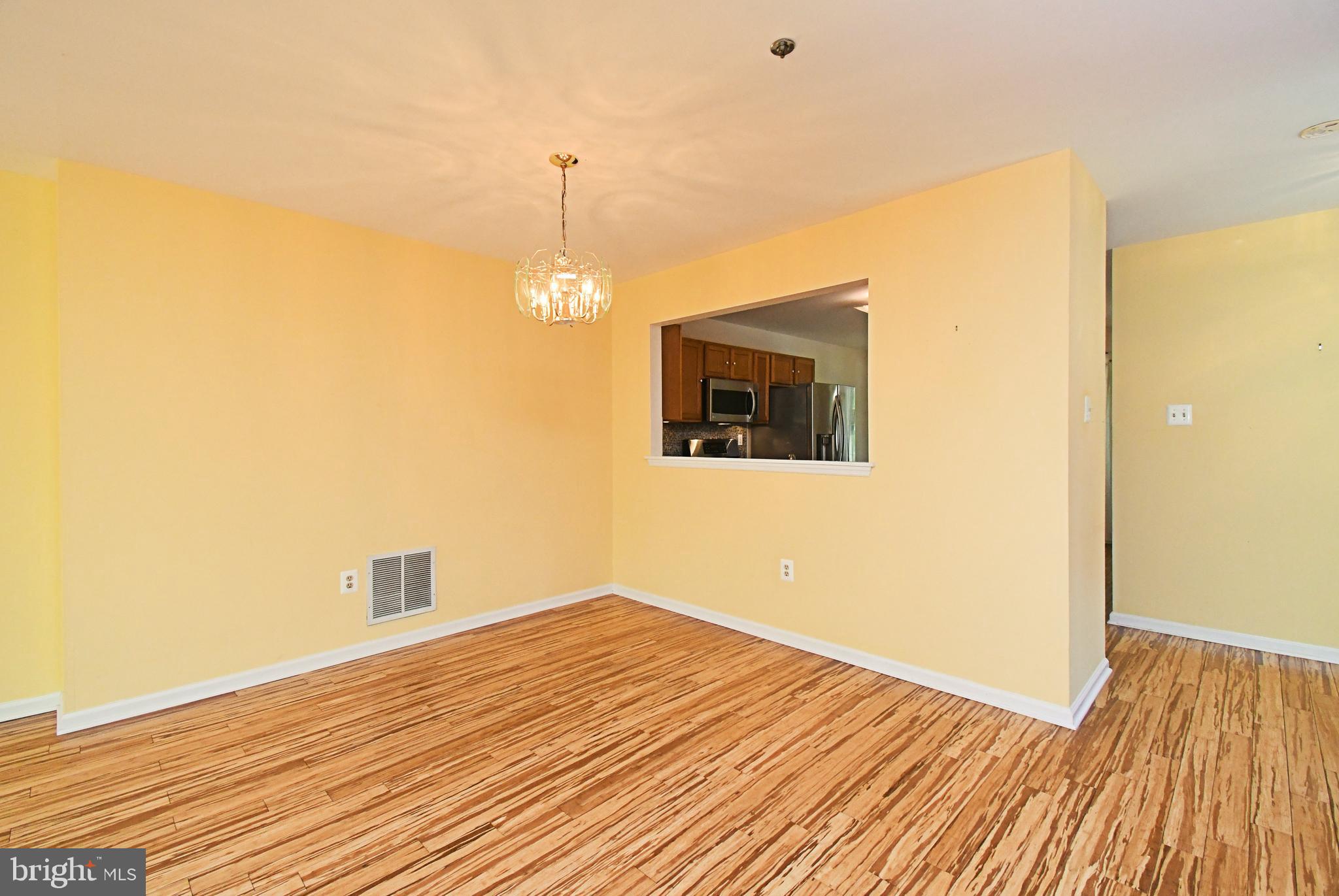WILLIAMSBURG COMS - Residential