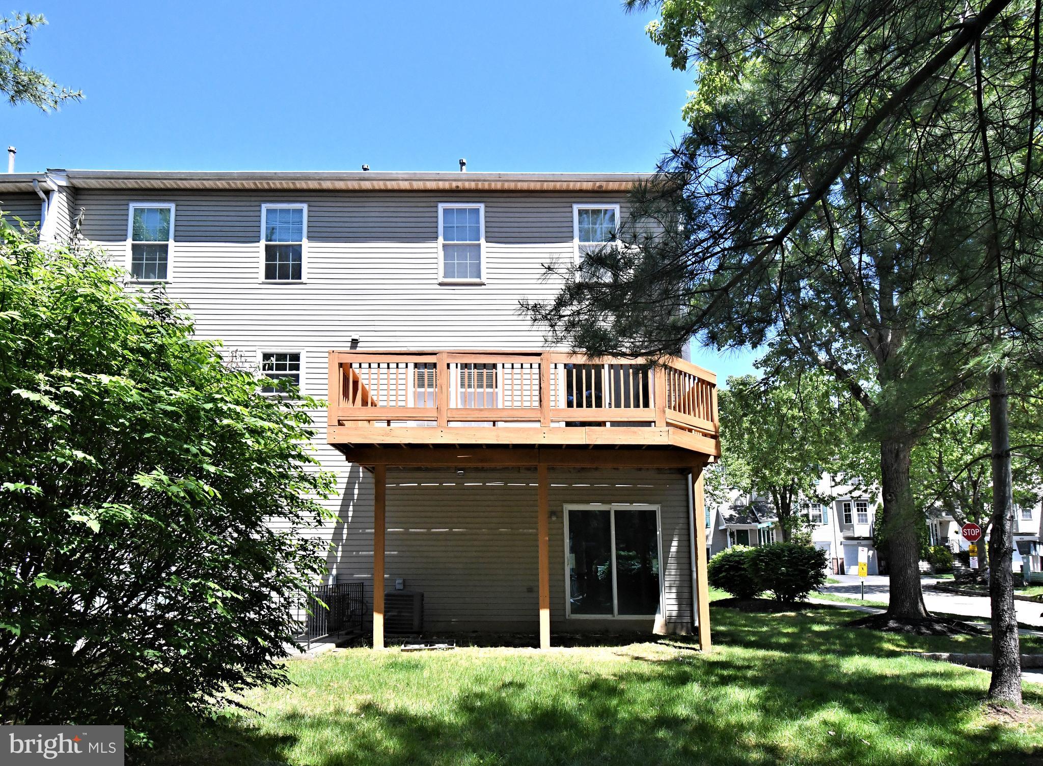 WILLIAMSBURG COMS - Residential