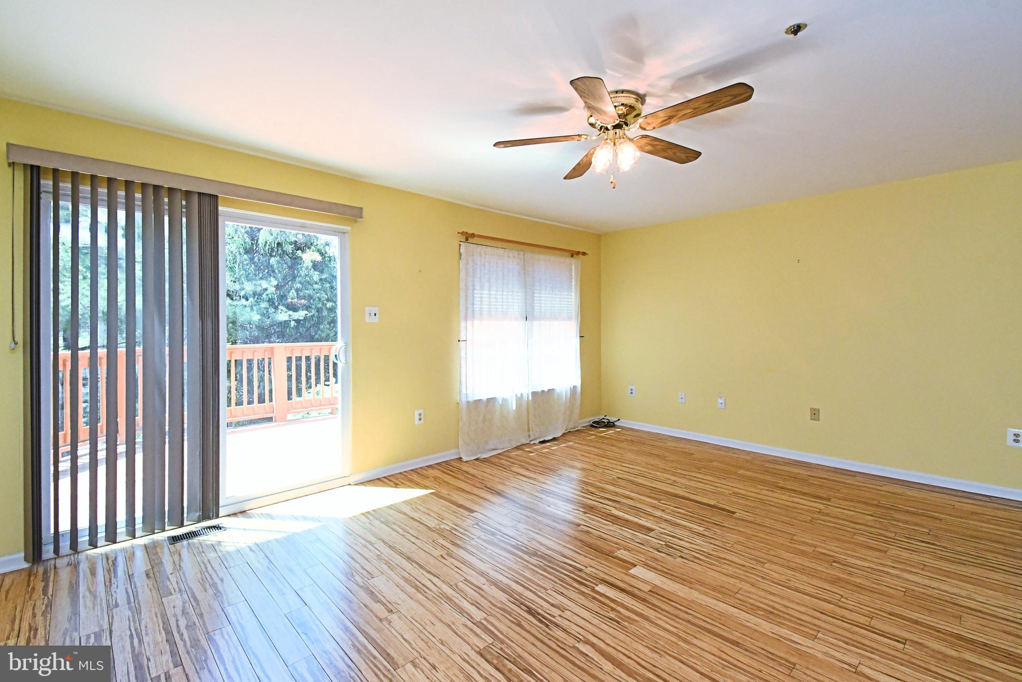 WILLIAMSBURG COMS - Residential