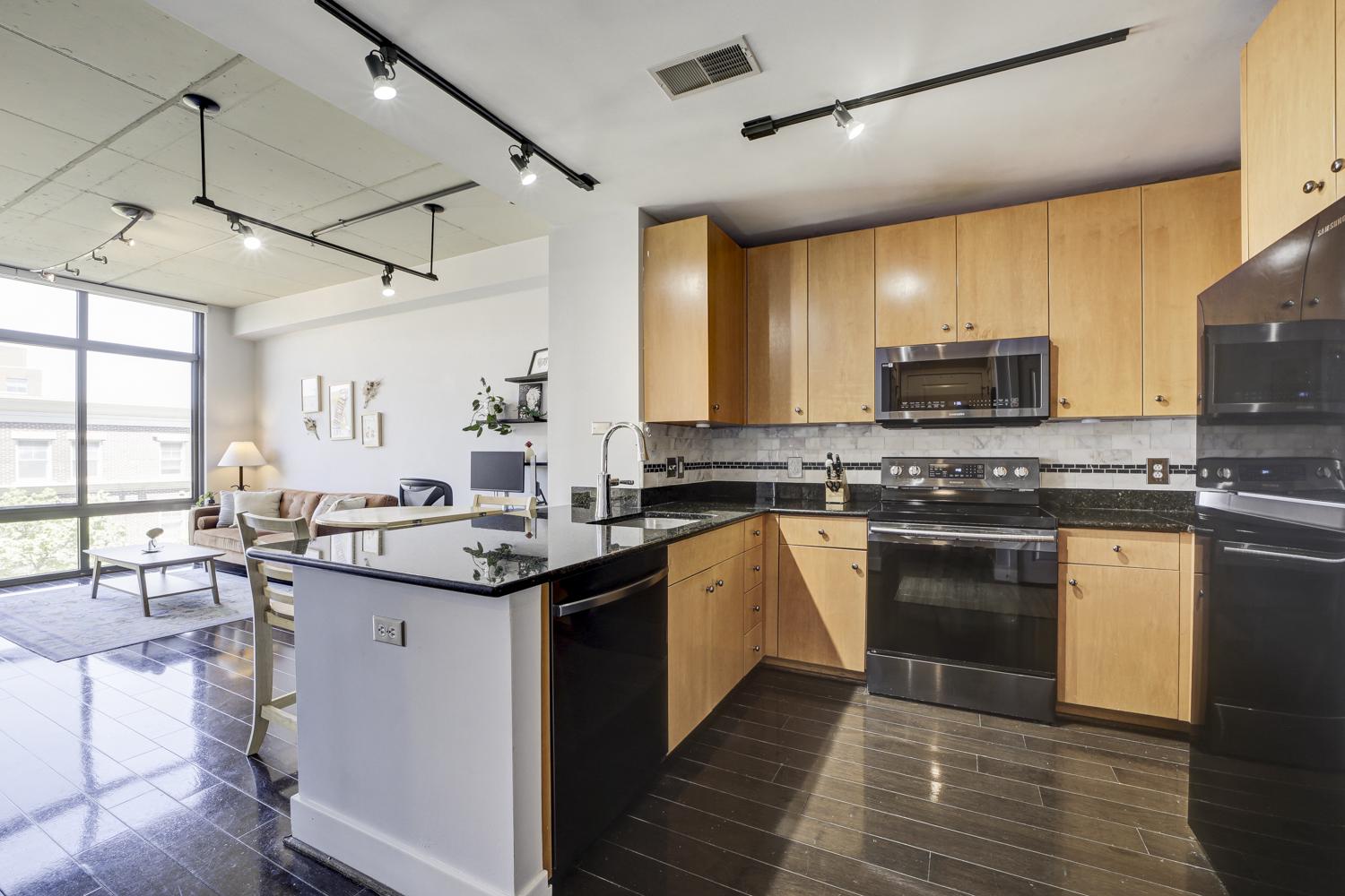 520 JOHN CARLYLE STREET 312