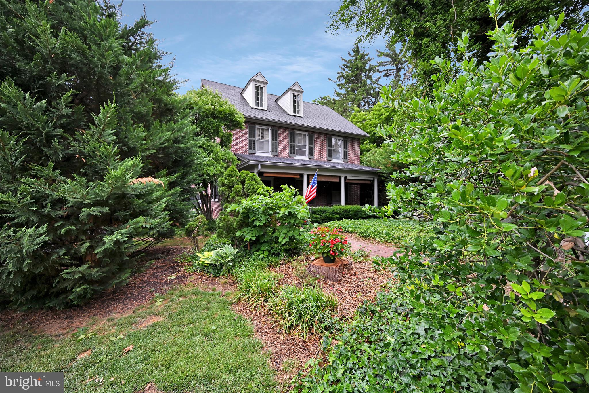 11 UNION AVENUE