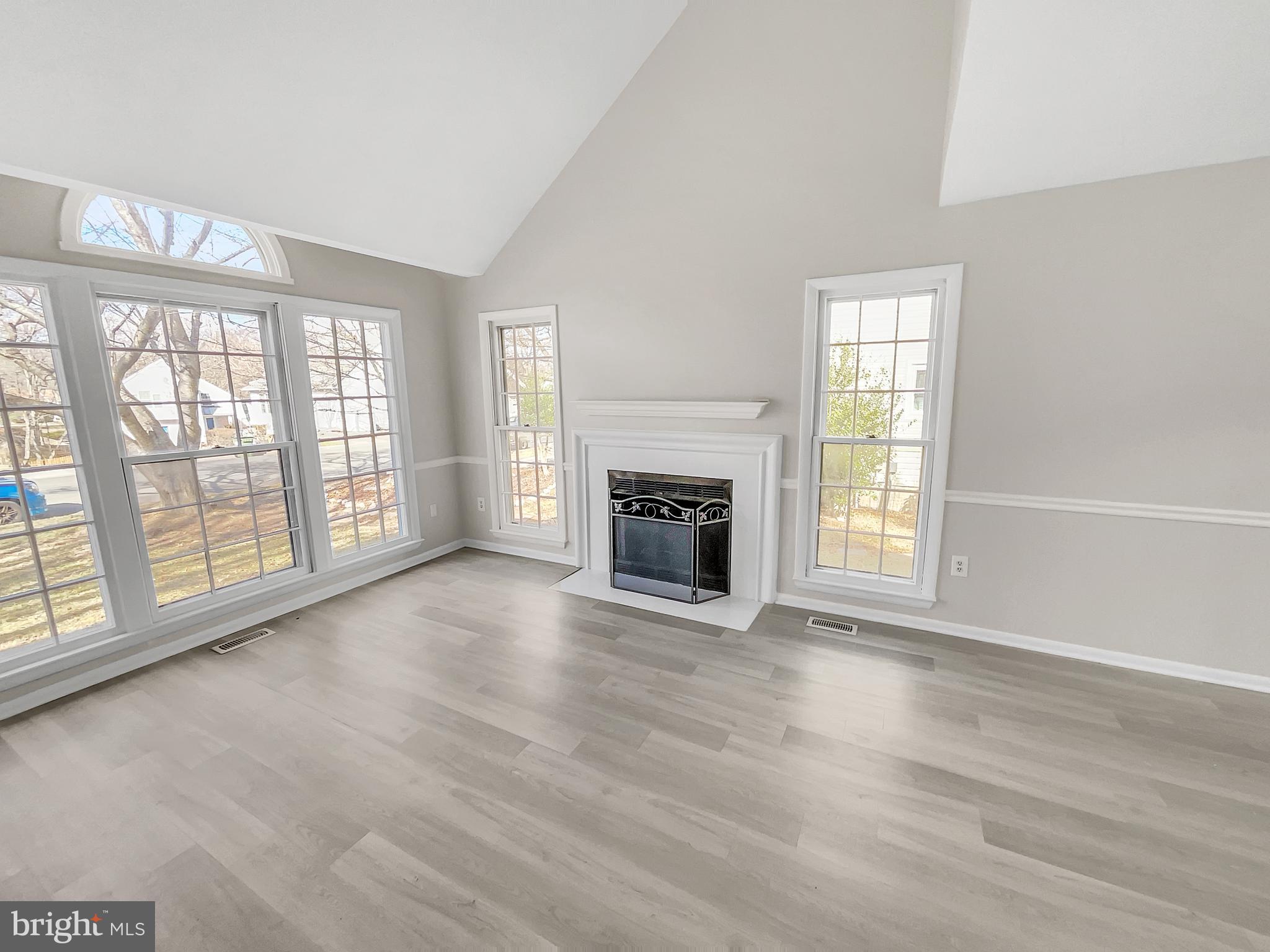 LAKE RIDGE - Residential