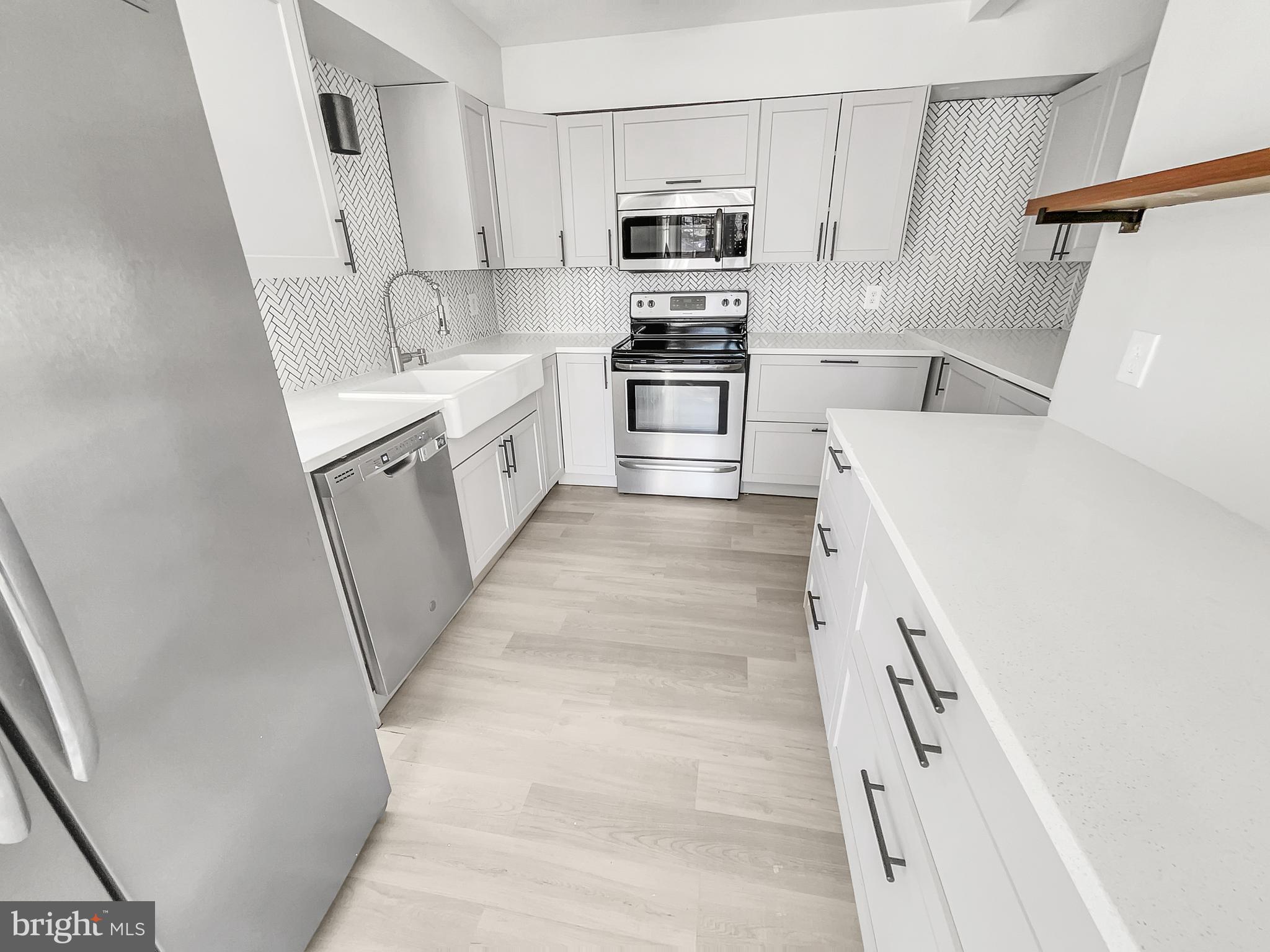 LAKE RIDGE - Residential