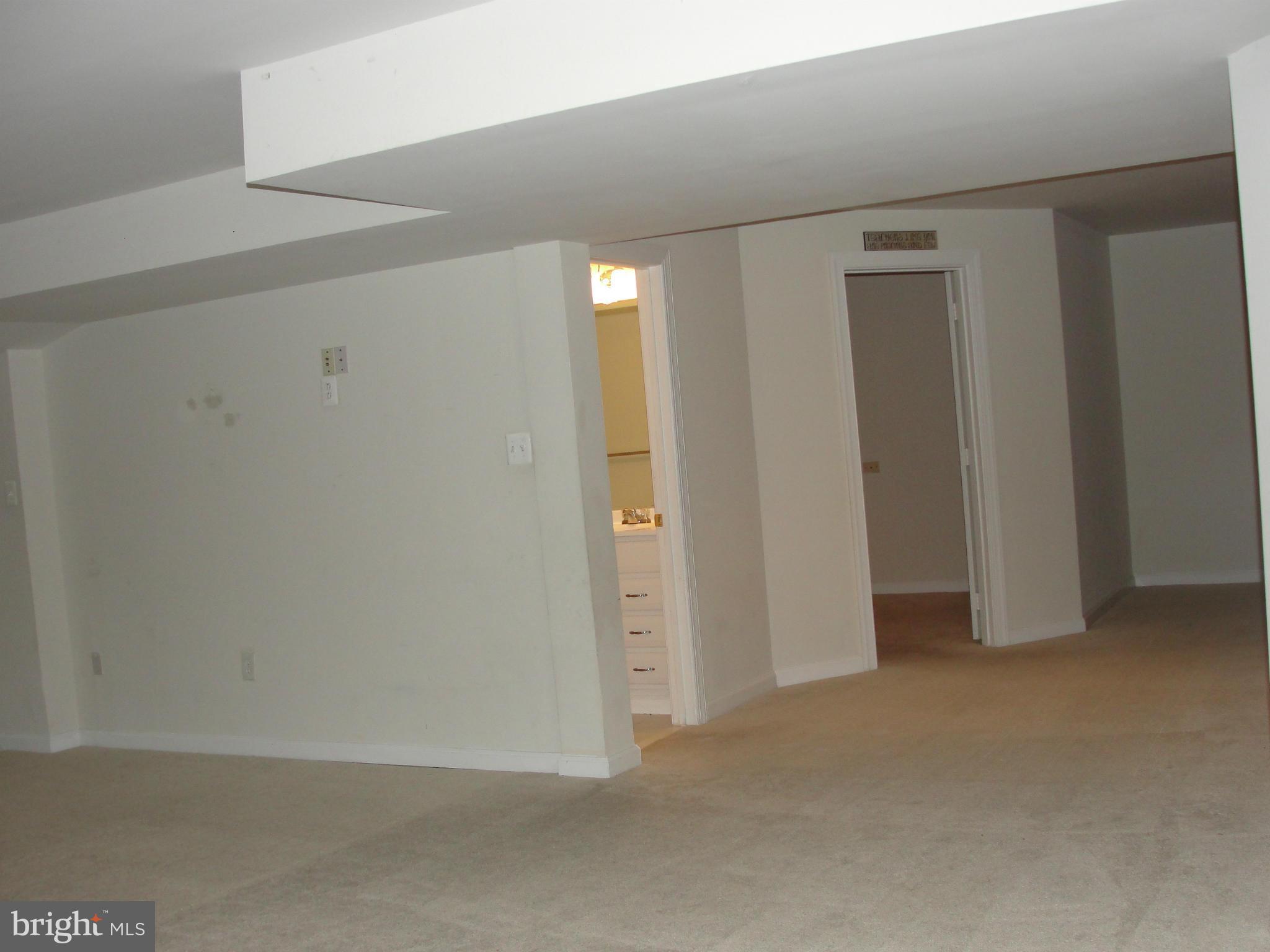 AUTUMN HILLS - Residential Lease