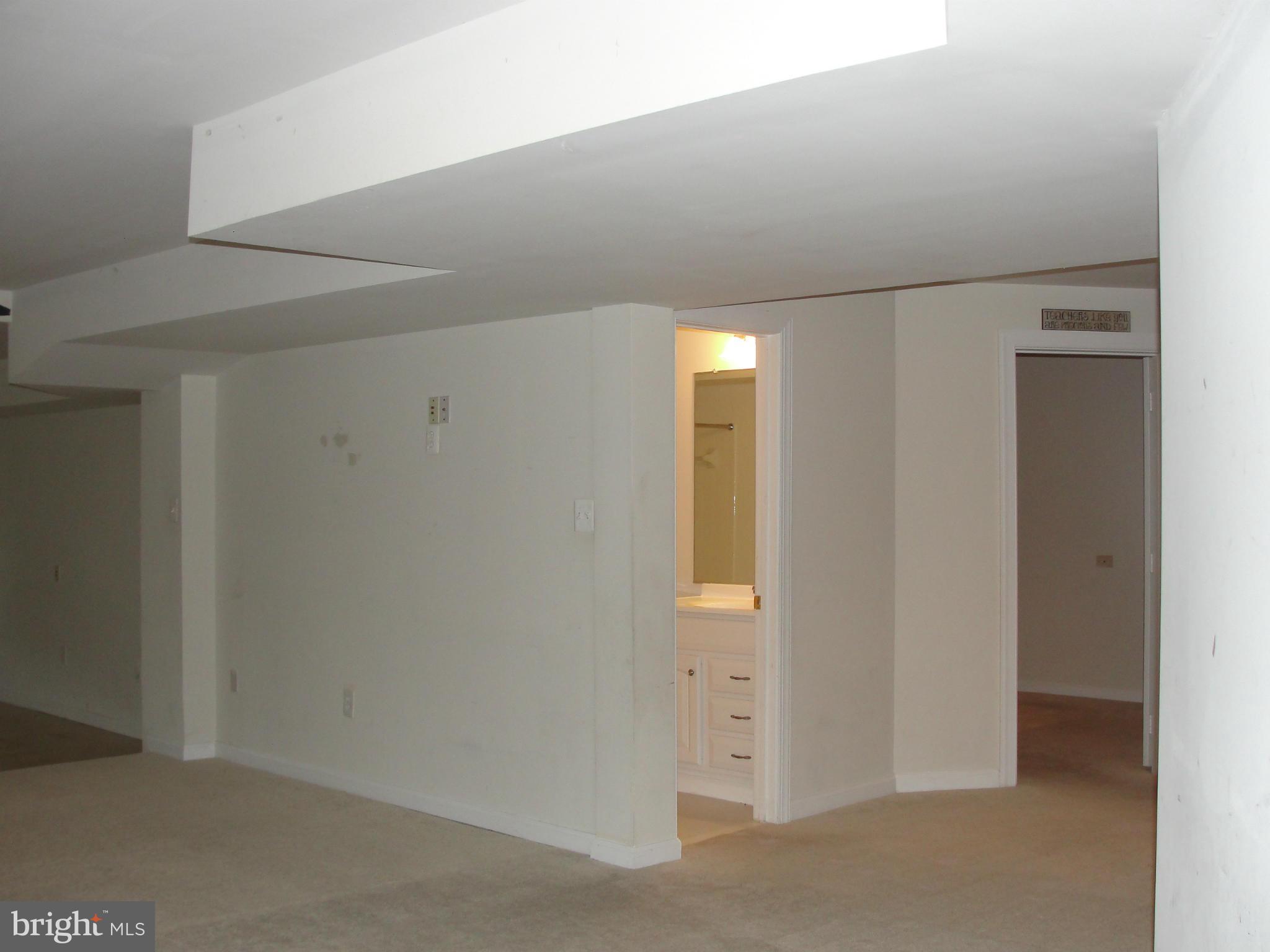 AUTUMN HILLS - Residential Lease