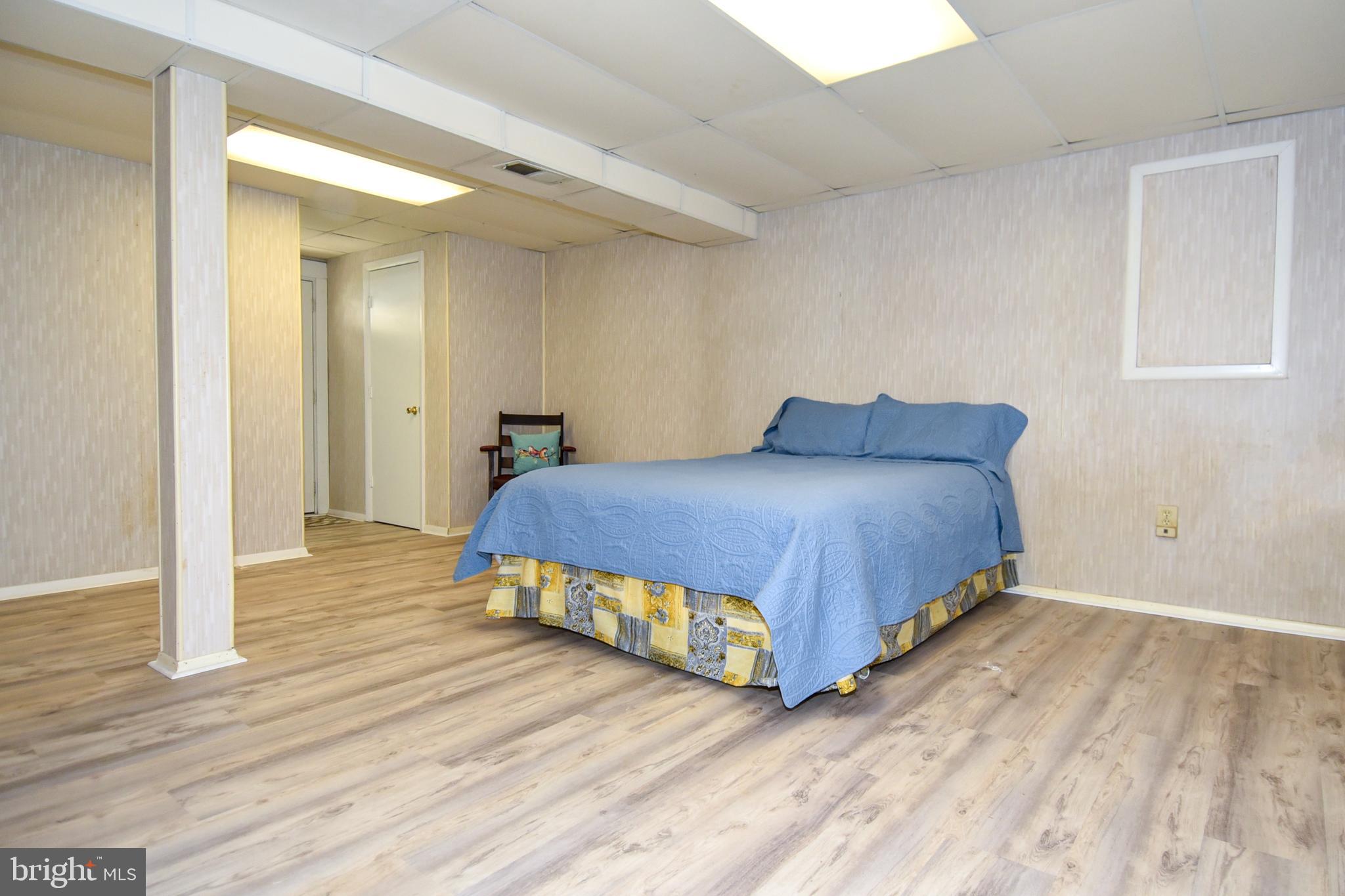 ENGLISH MANOR - Residential