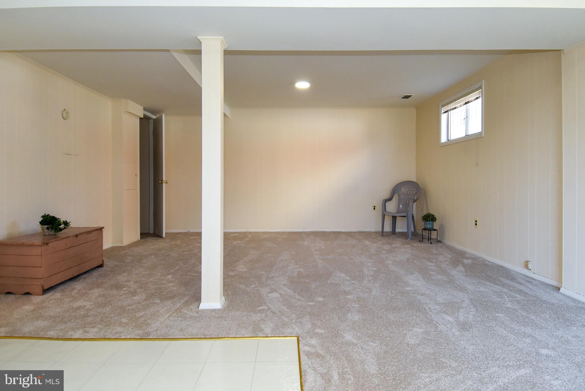 ENGLISH MANOR - Residential