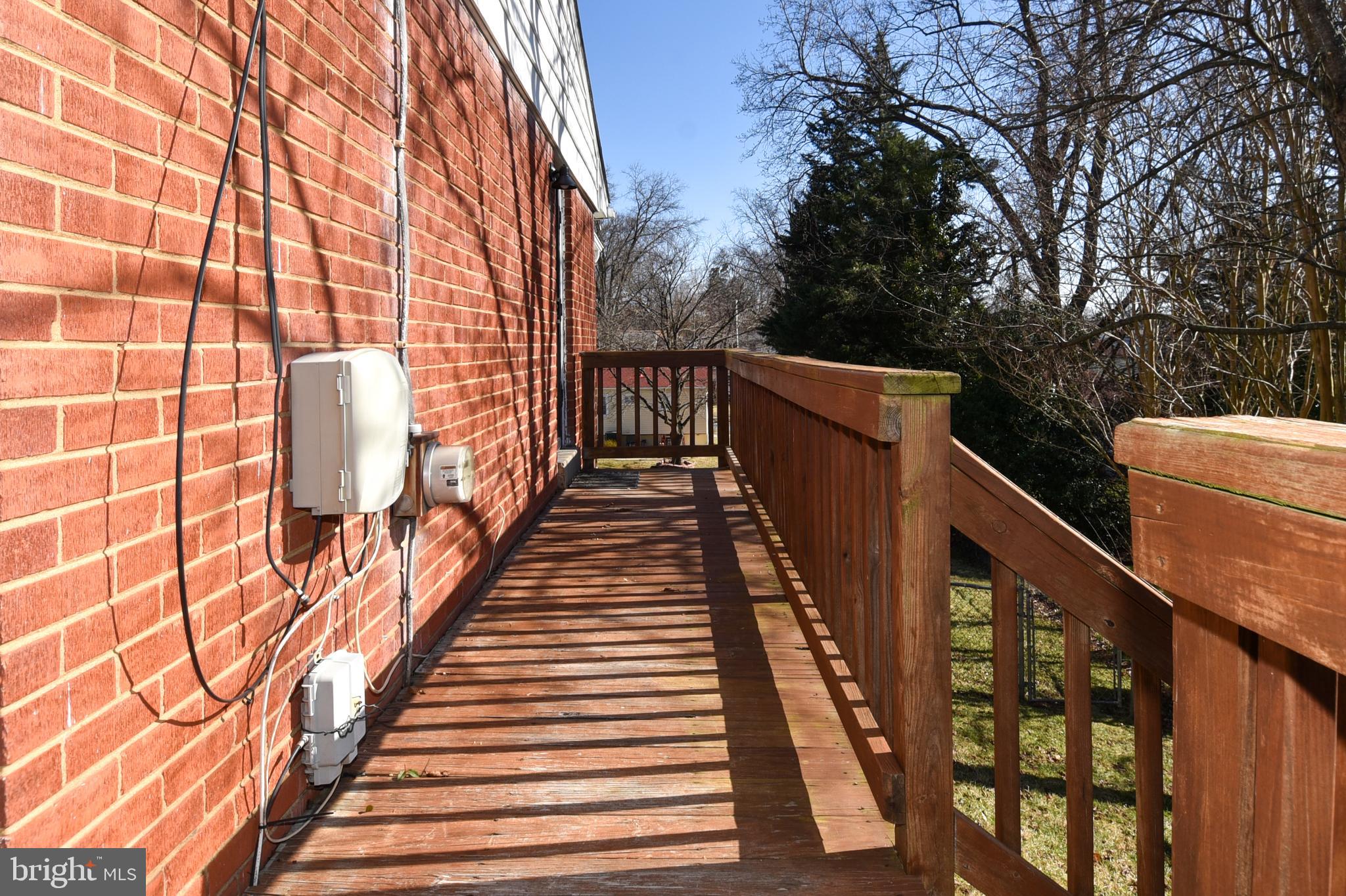 ENGLISH MANOR - Residential