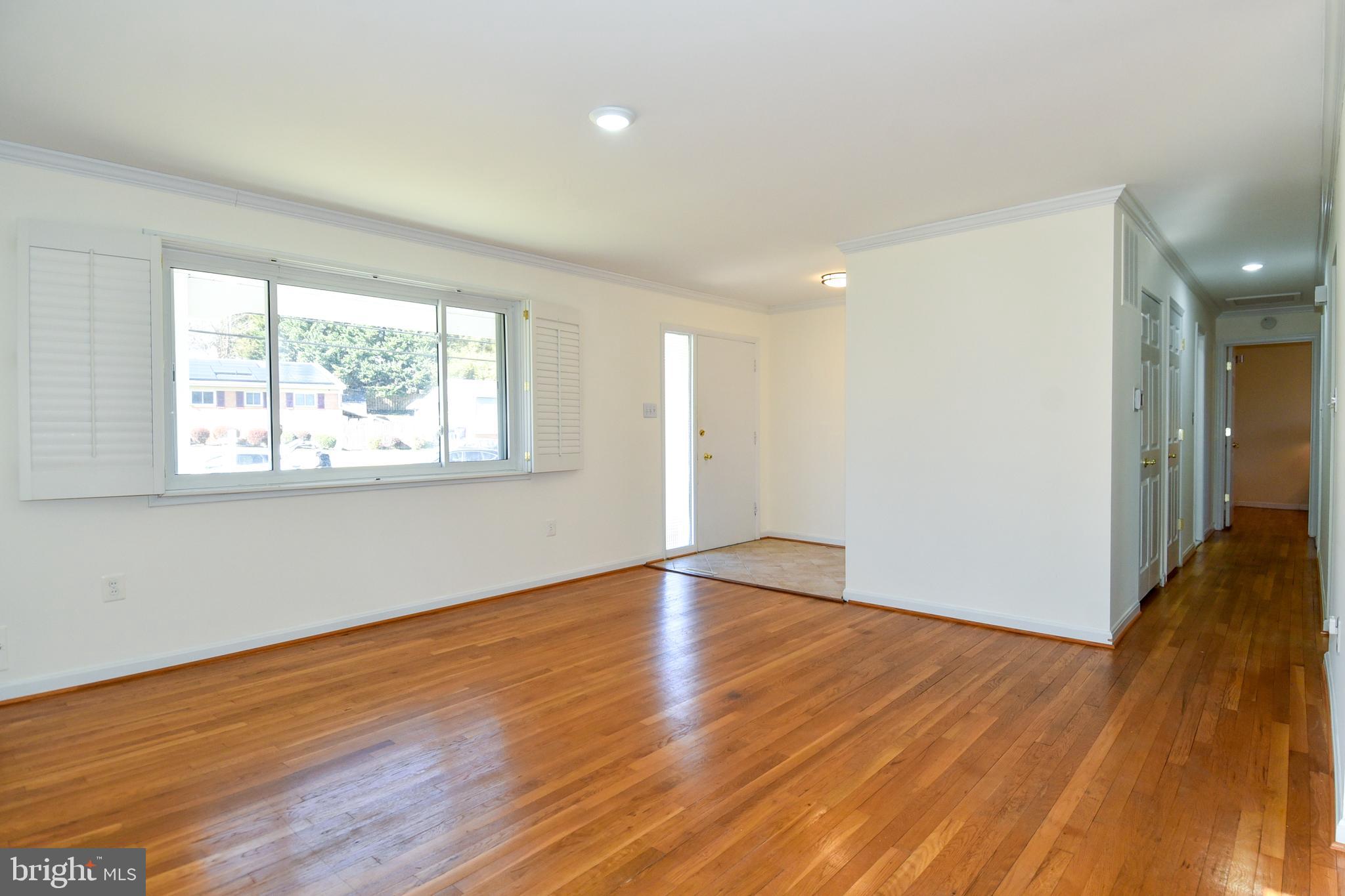 ENGLISH MANOR - Residential