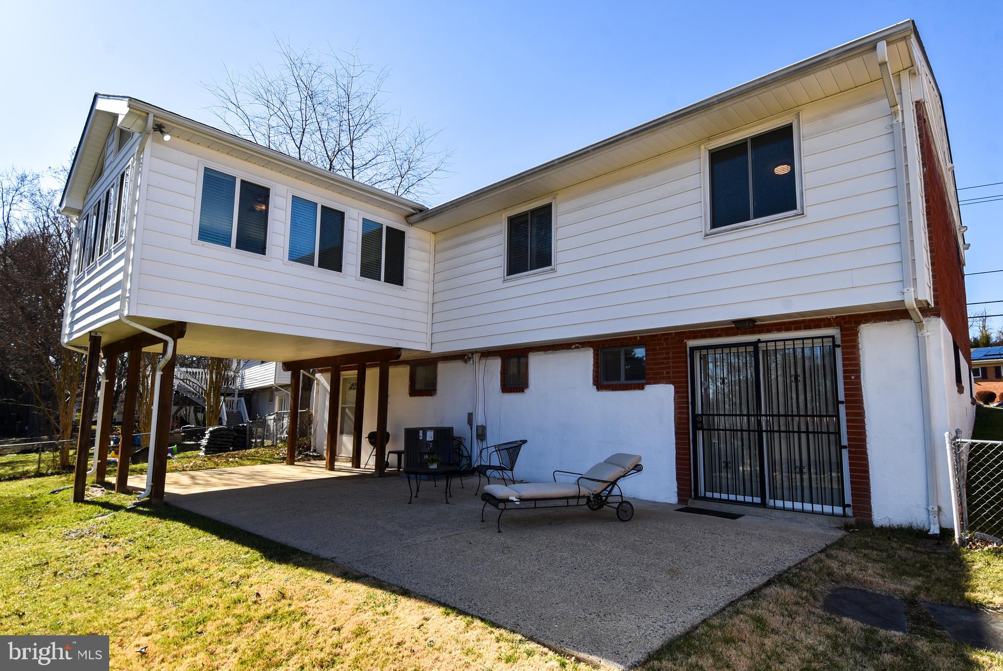 ENGLISH MANOR - Residential