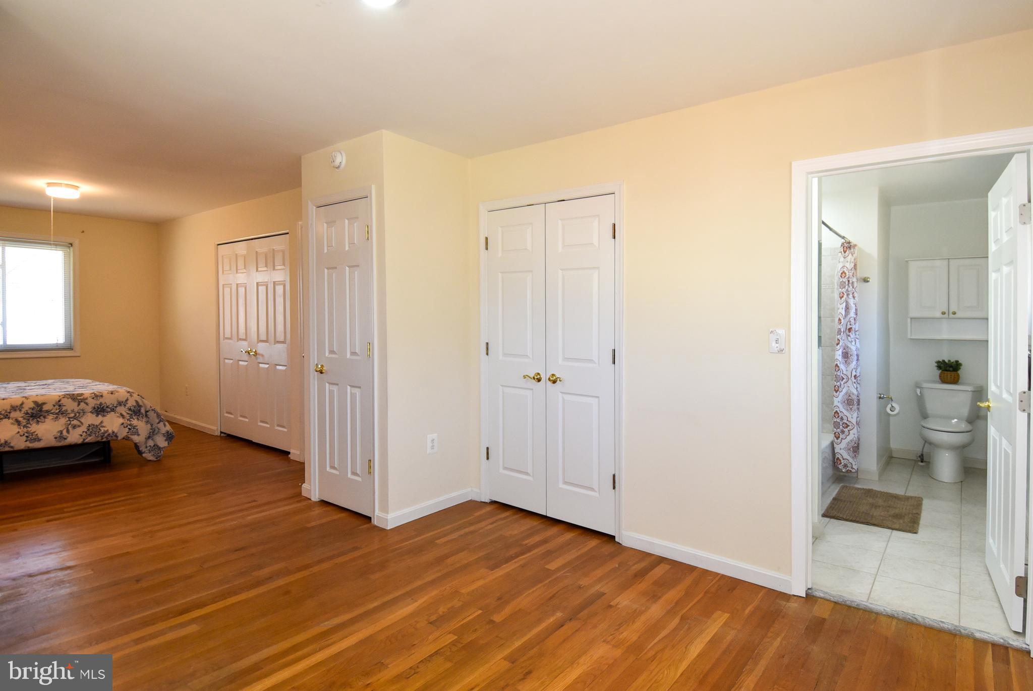 ENGLISH MANOR - Residential