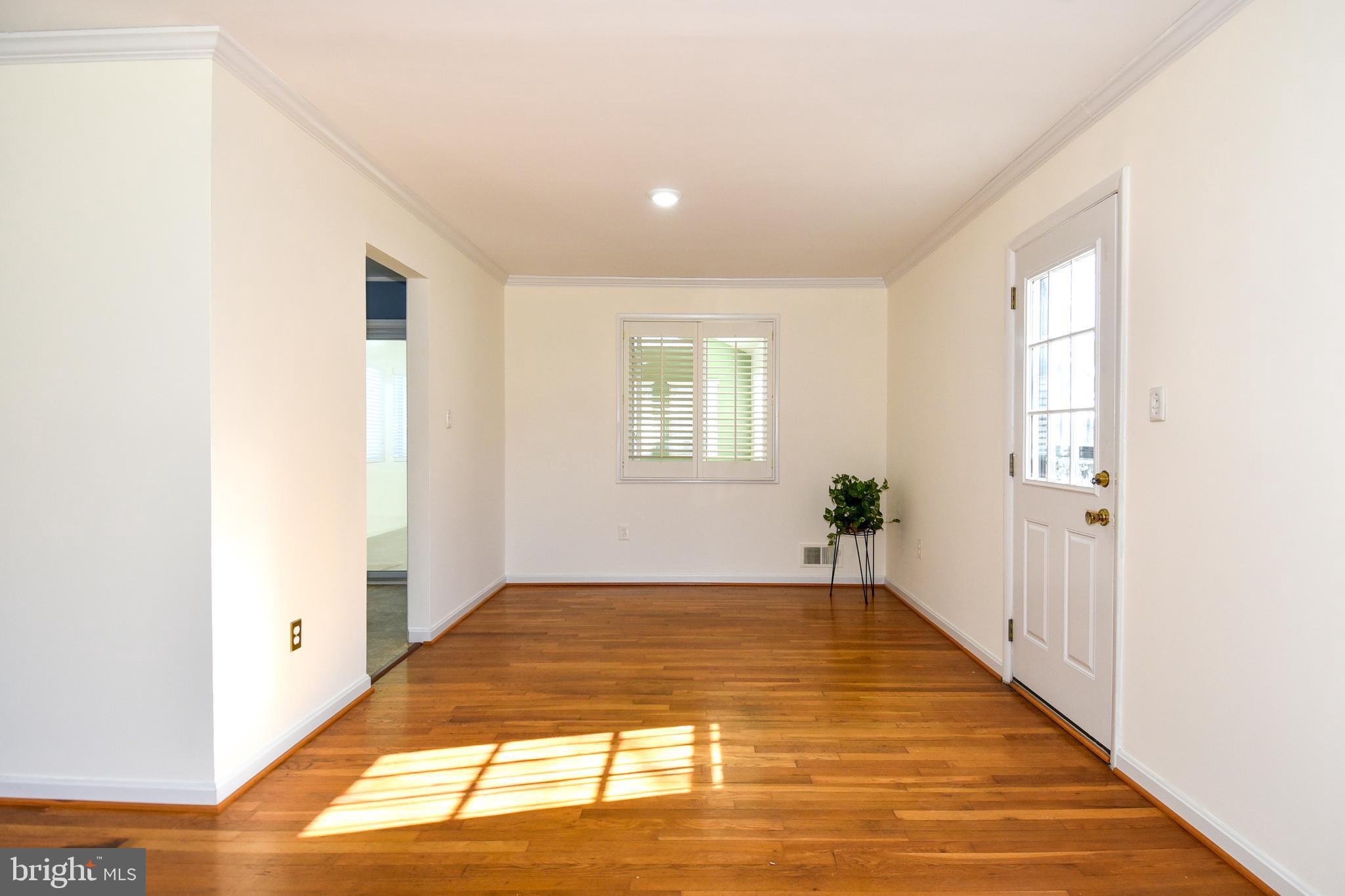 ENGLISH MANOR - Residential