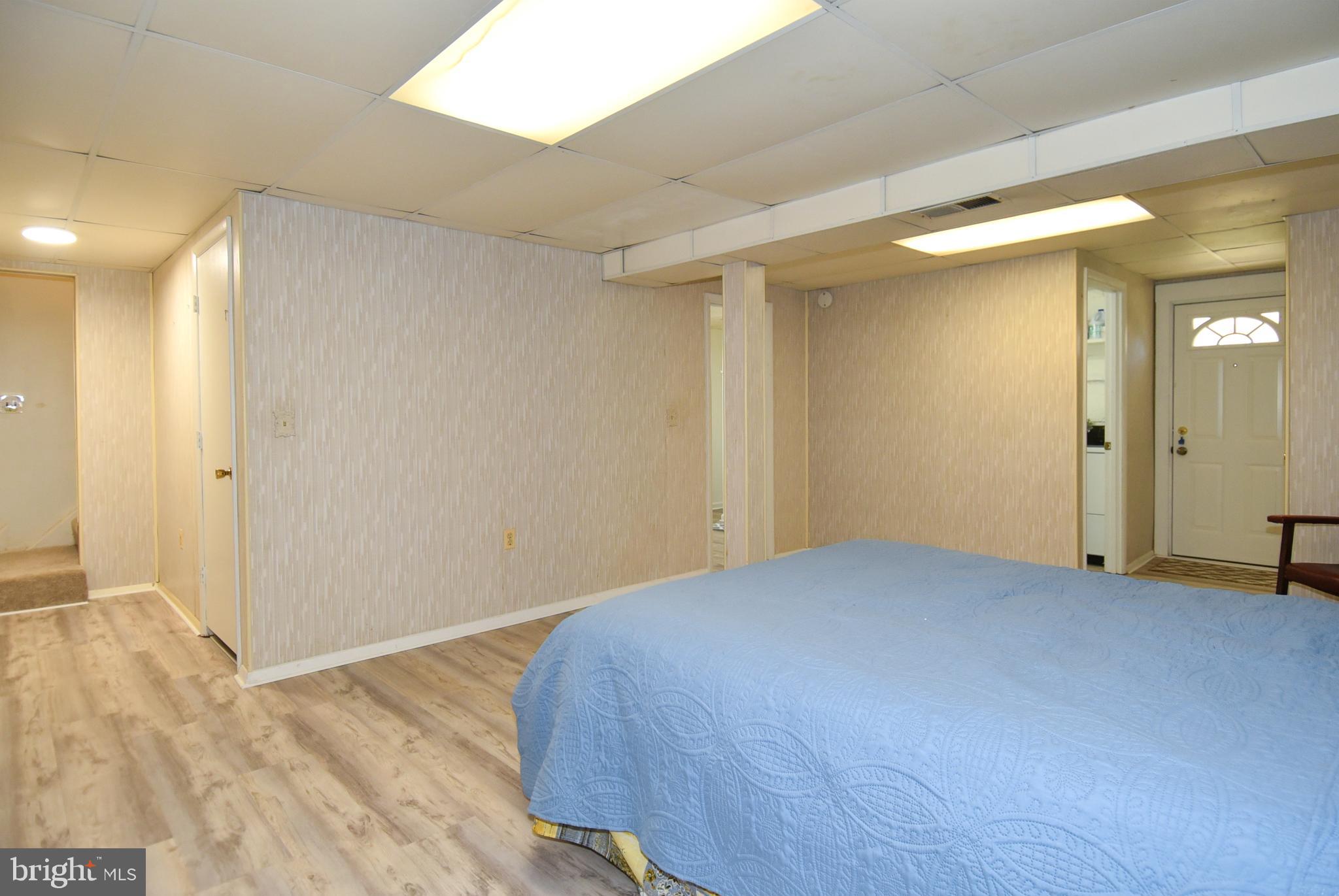 ENGLISH MANOR - Residential