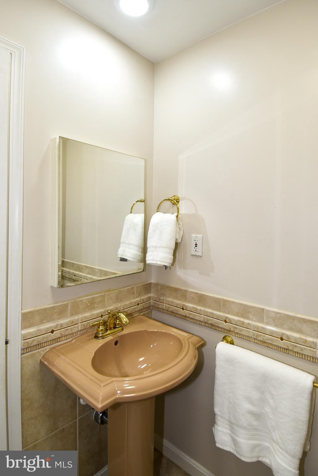 ENGLISH MANOR - Residential