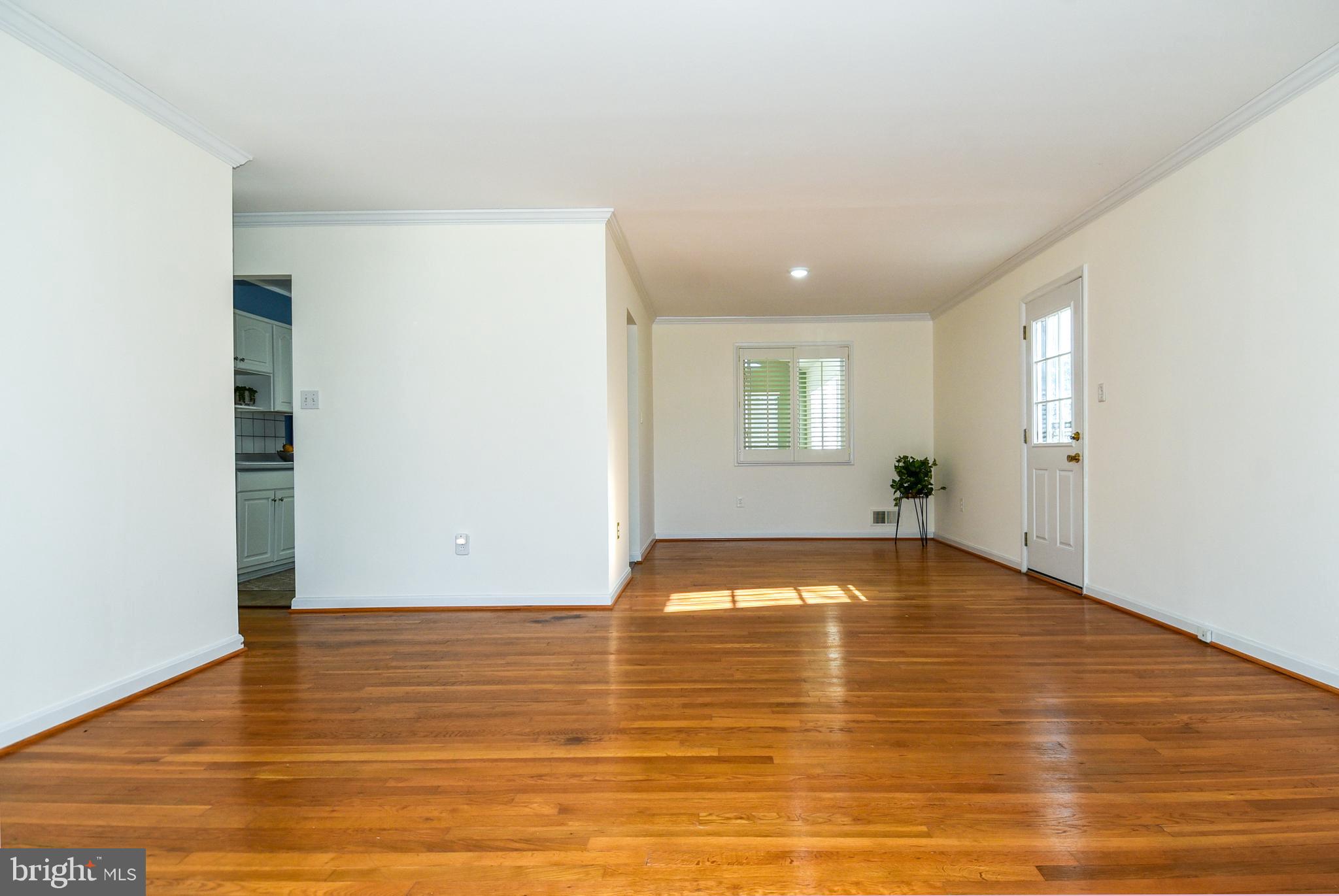 ENGLISH MANOR - Residential