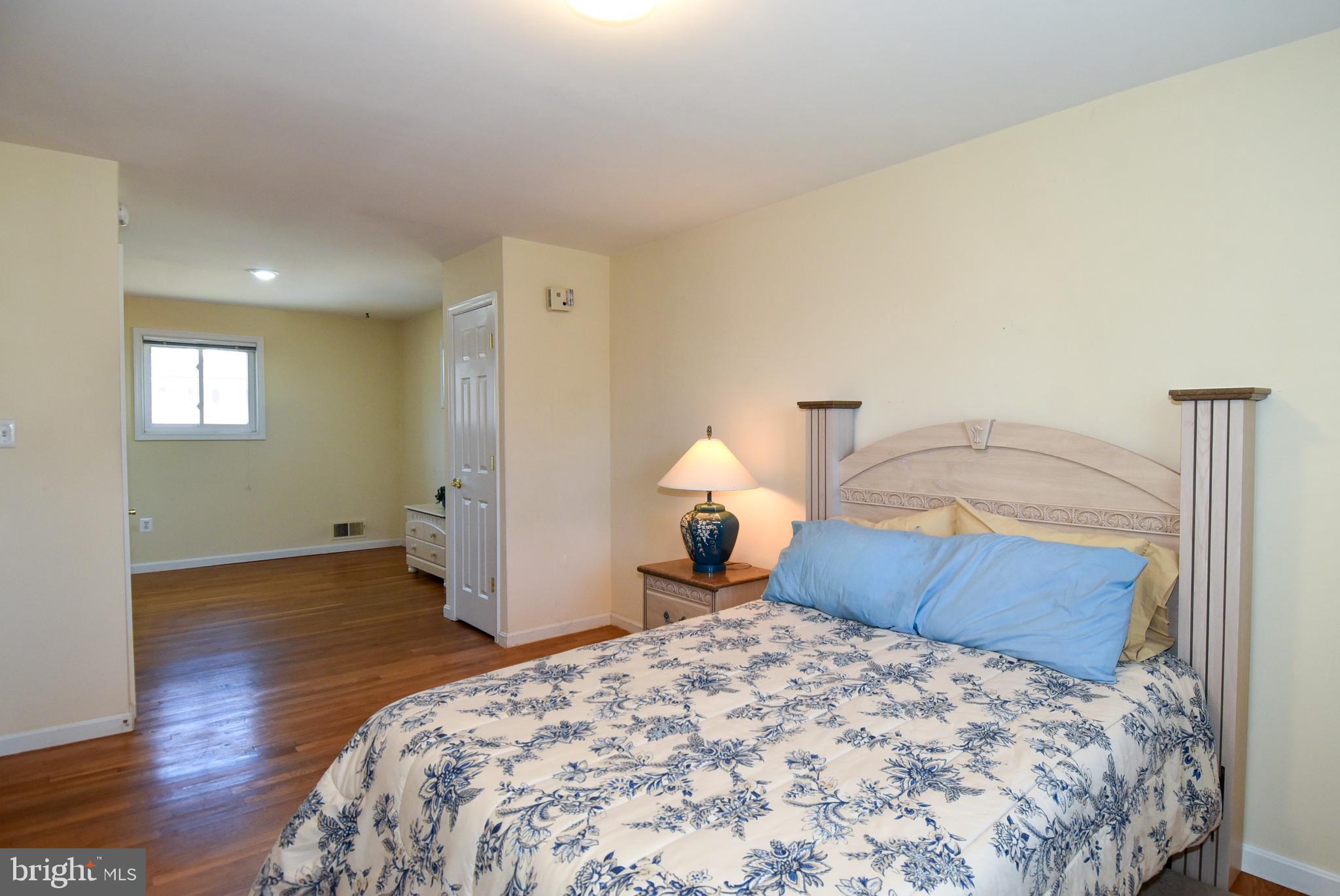 ENGLISH MANOR - Residential