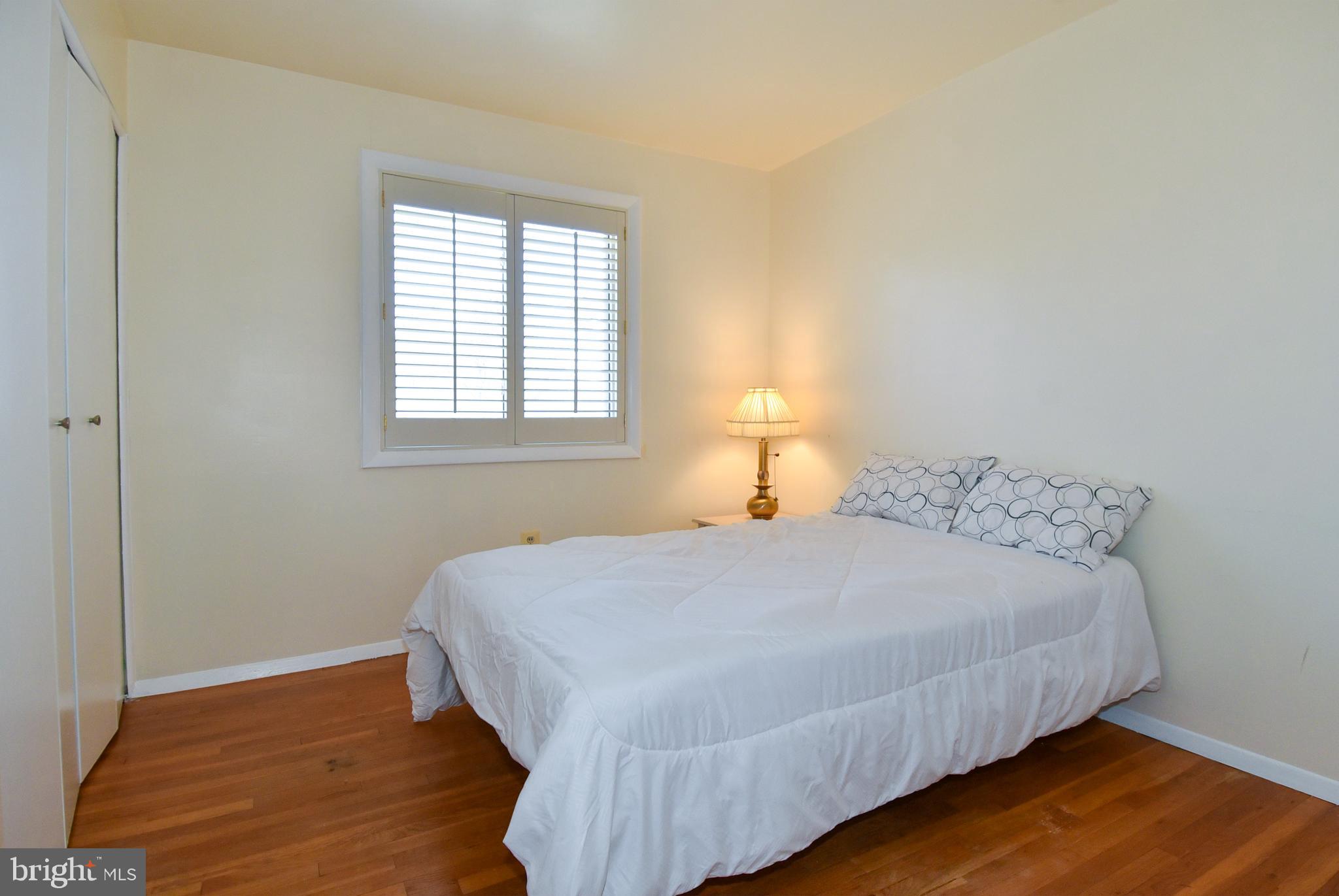 ENGLISH MANOR - Residential