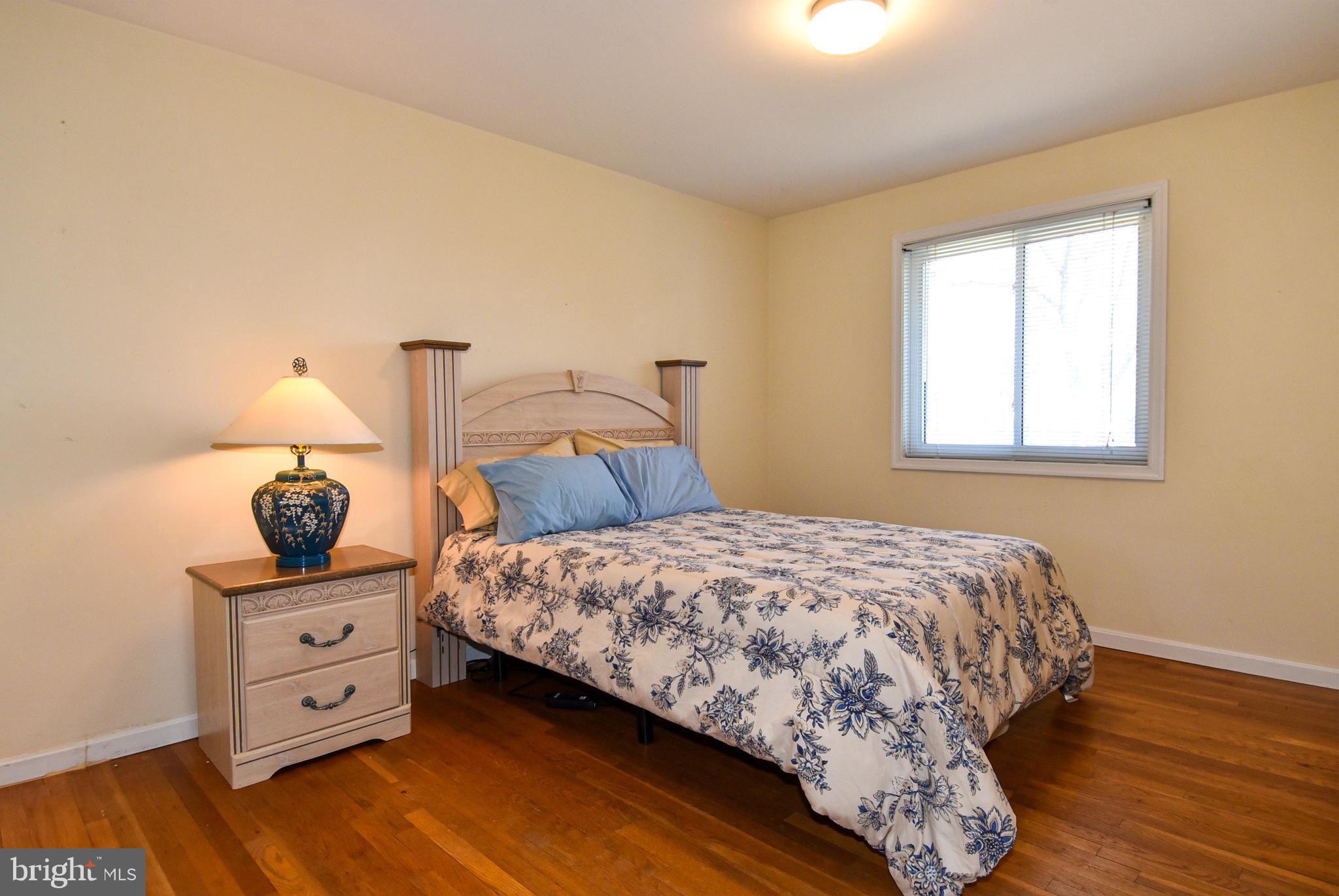 ENGLISH MANOR - Residential