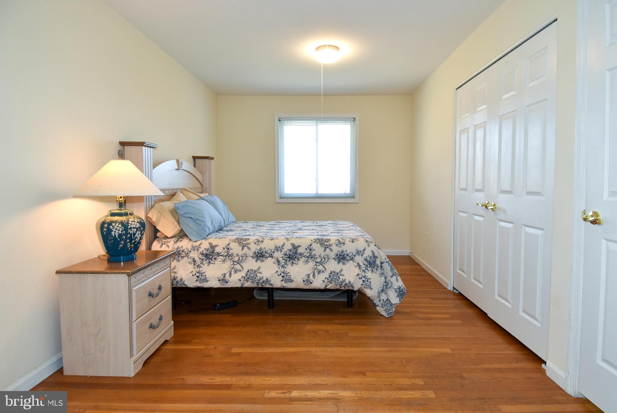 ENGLISH MANOR - Residential