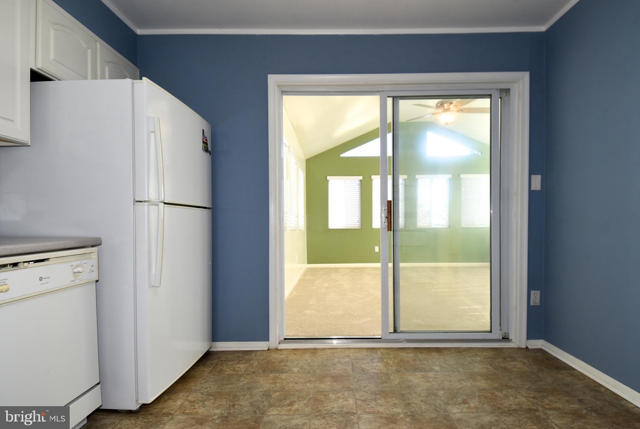 ENGLISH MANOR - Residential