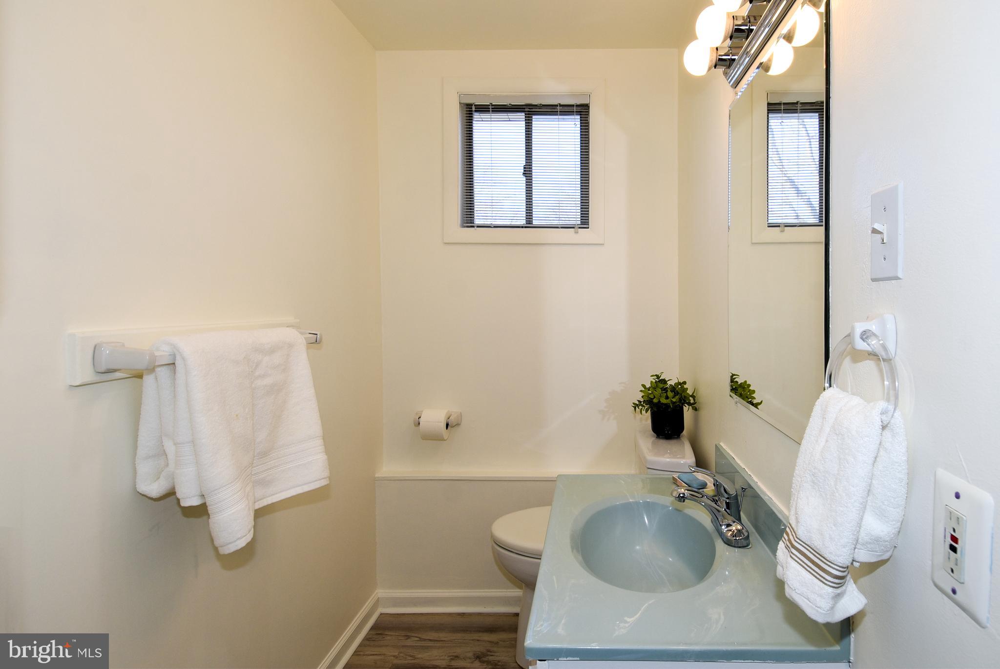 ENGLISH MANOR - Residential