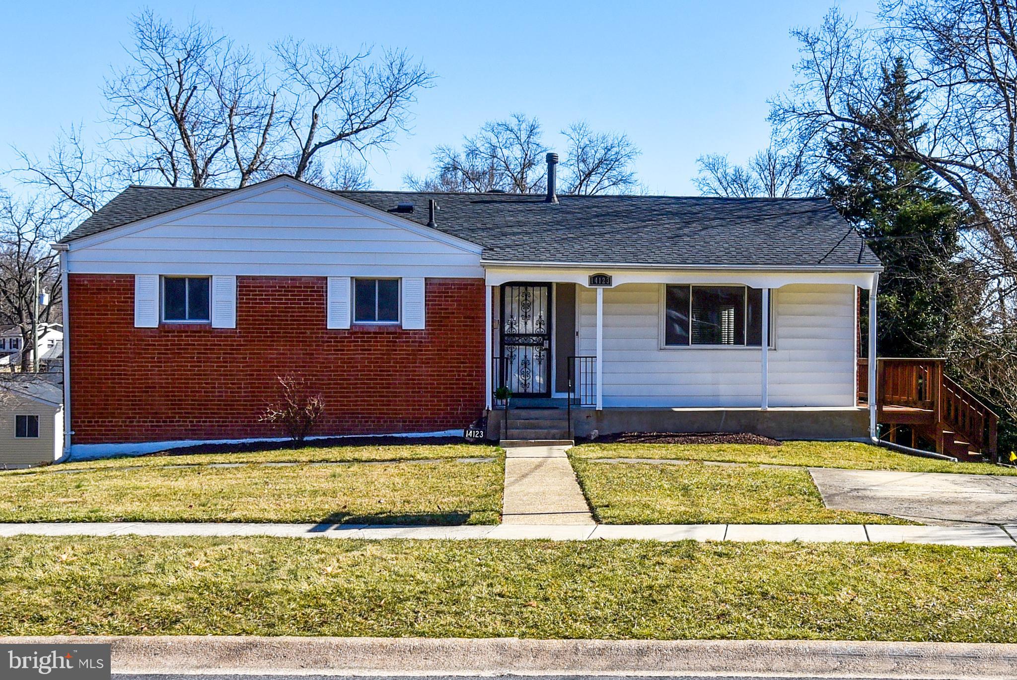 ENGLISH MANOR - Residential