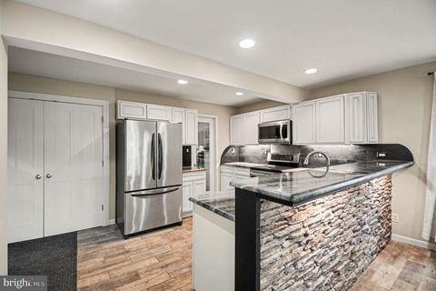 Homes For Sale - 1205 Holly Street<br/> FREDERICKSBURG, VA 22405