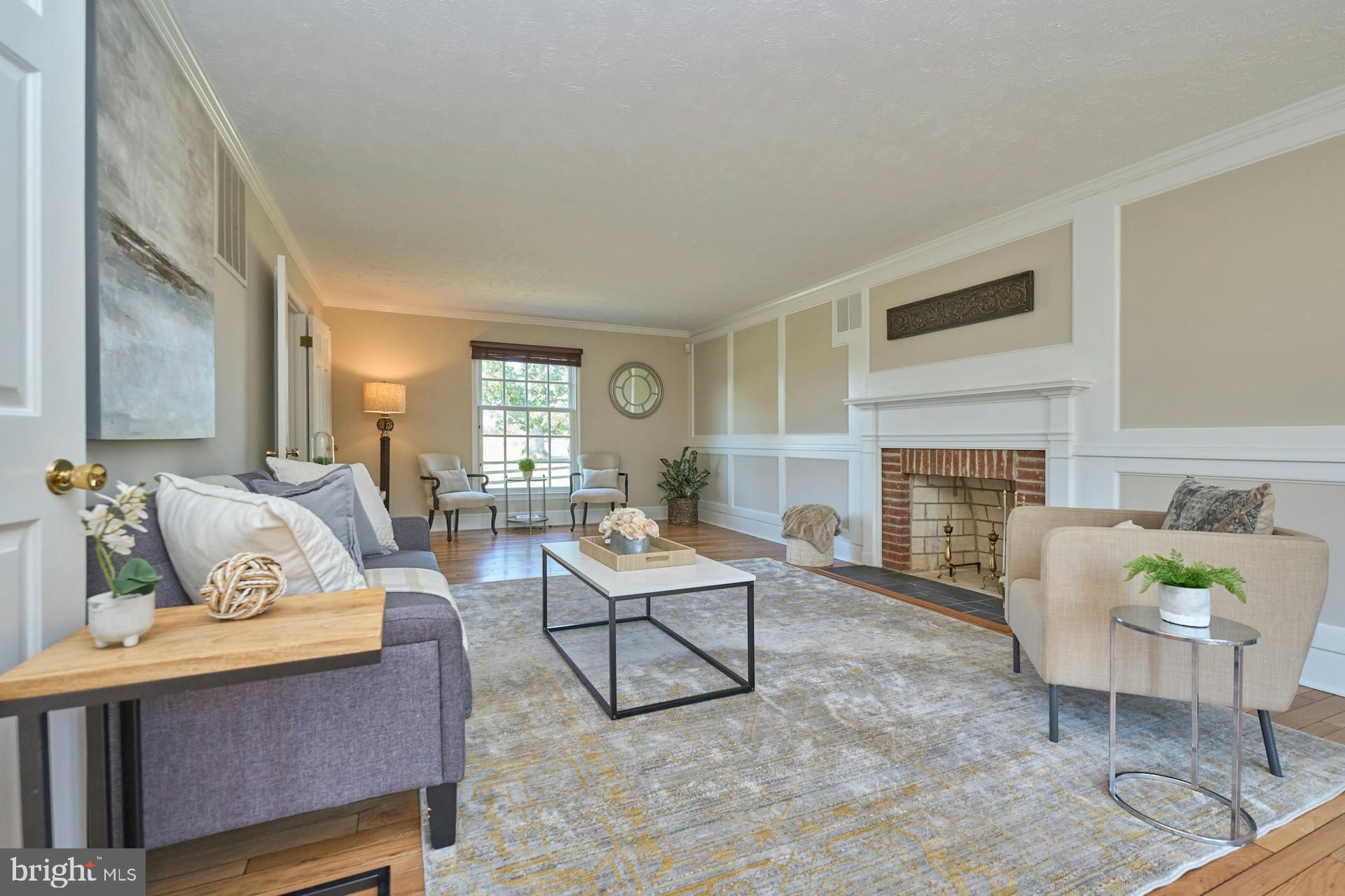 RUSSELL - Residential