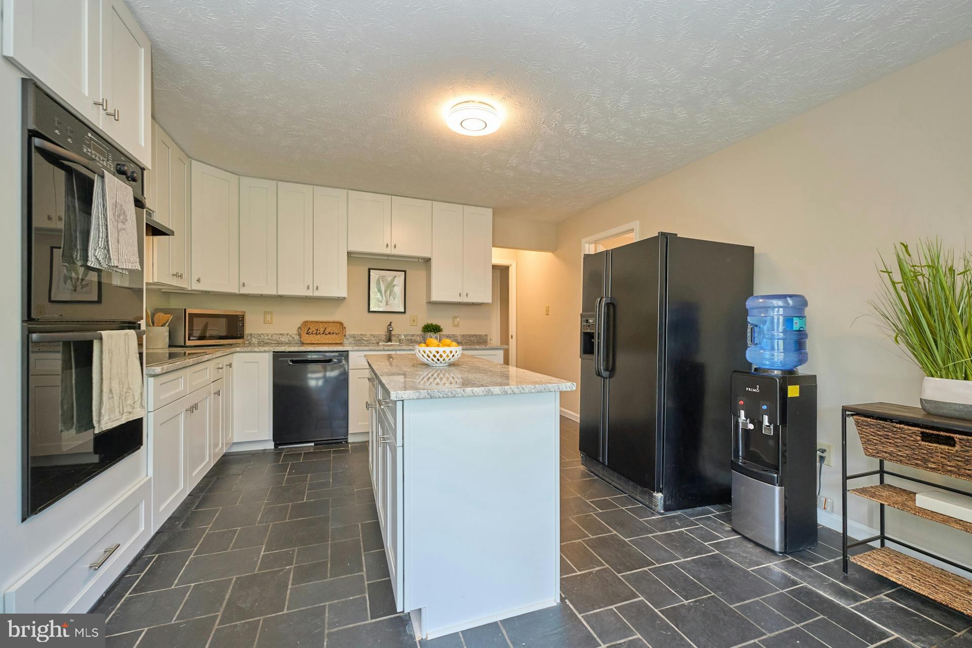 RUSSELL - Residential