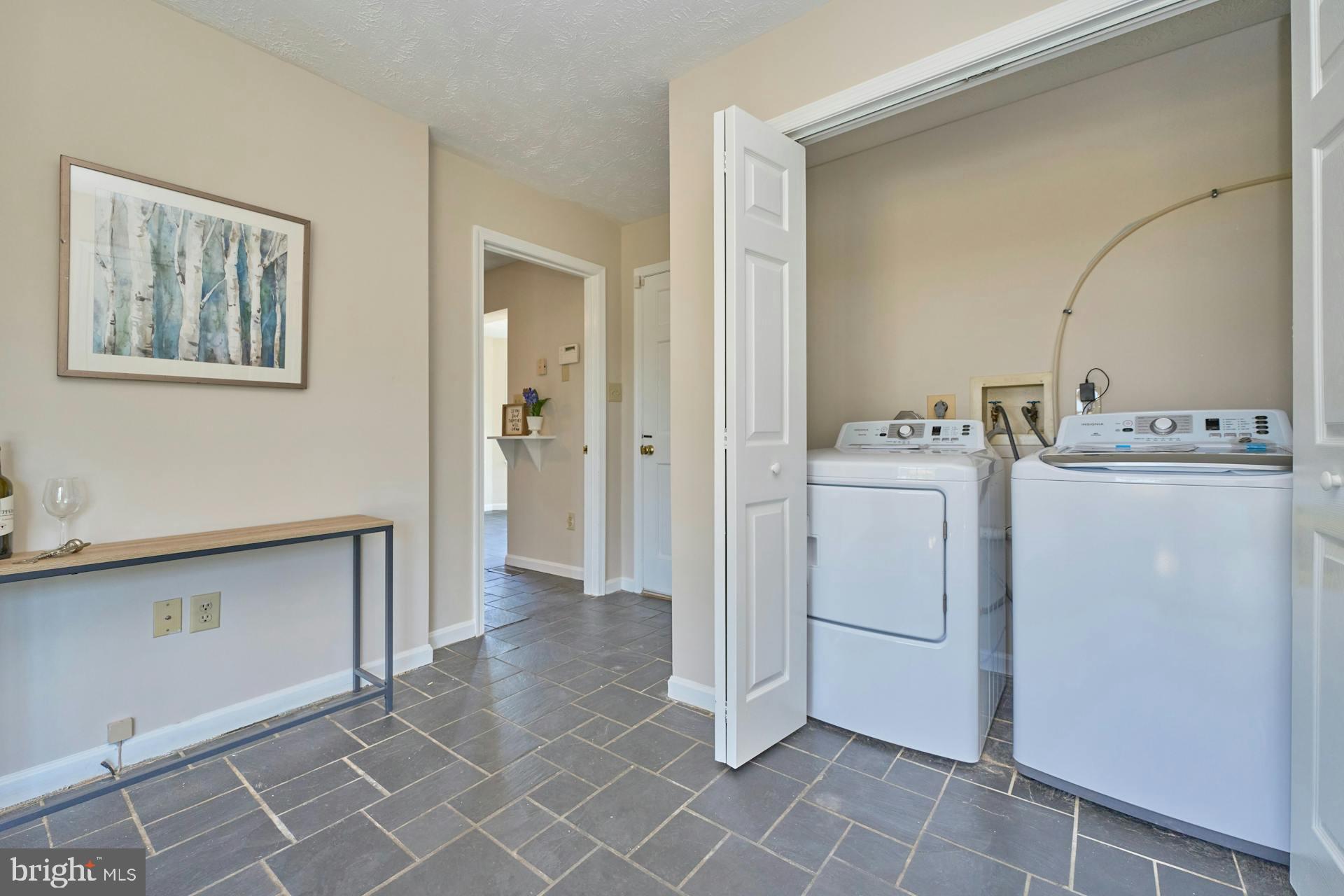 RUSSELL - Residential