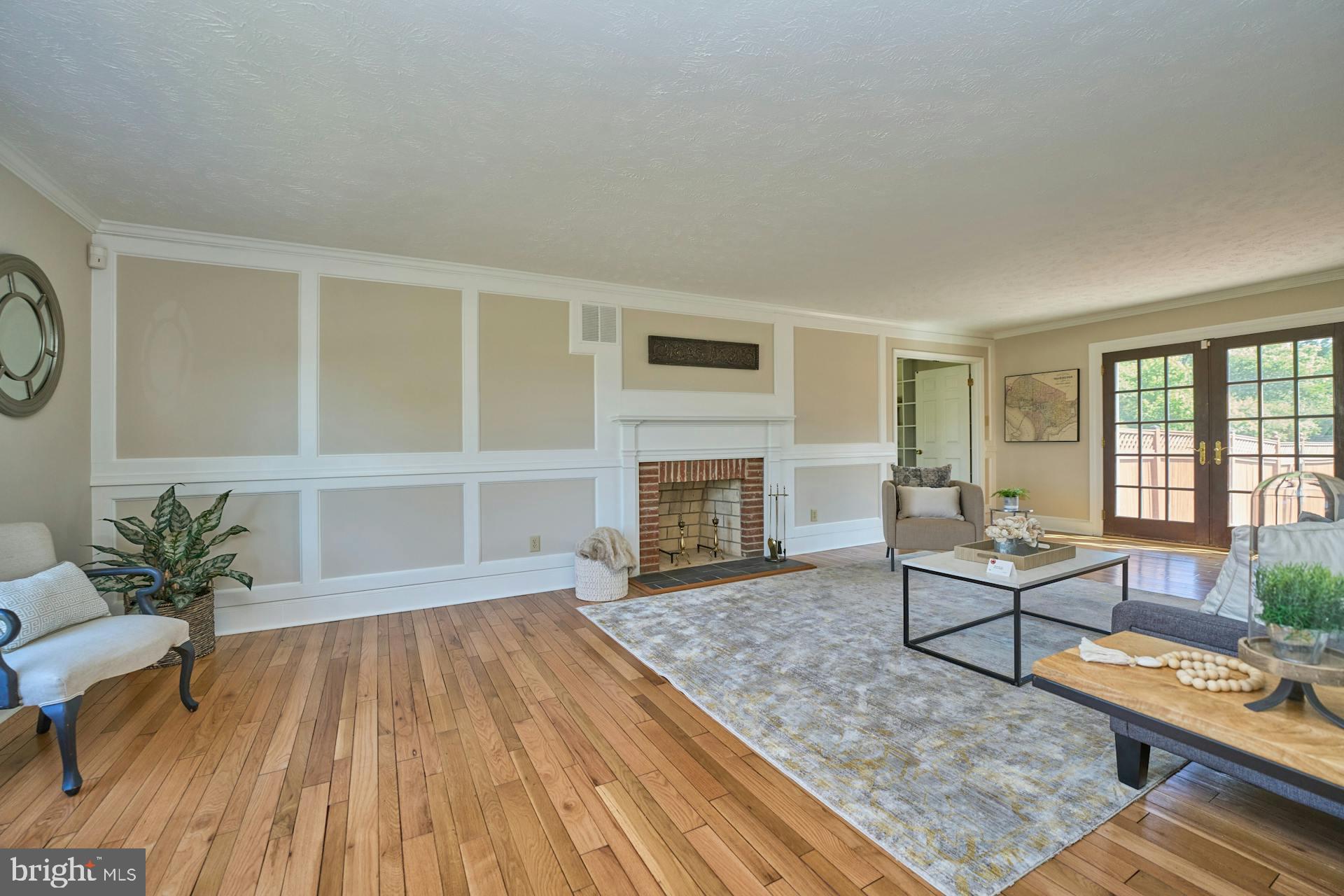 RUSSELL - Residential