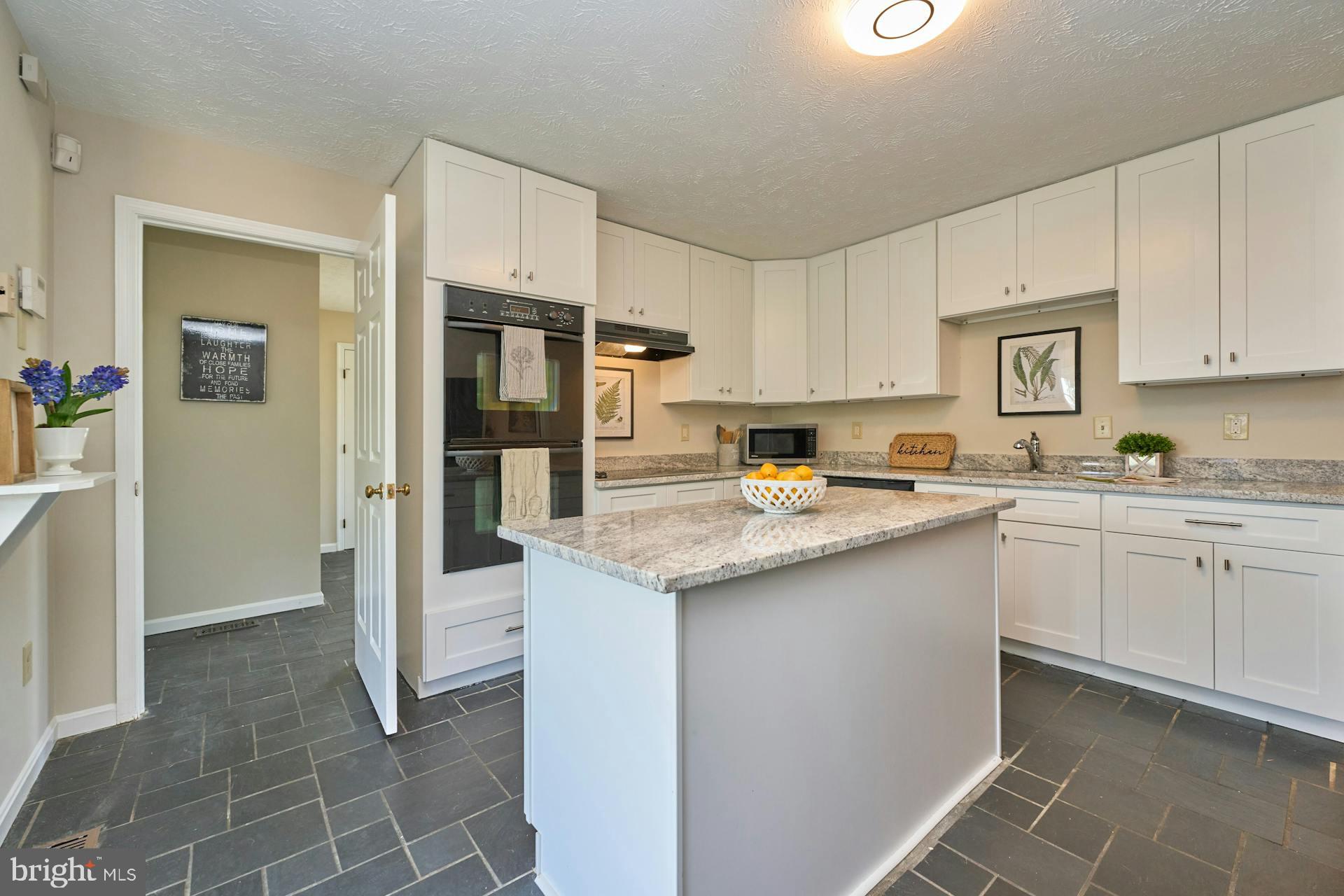 RUSSELL - Residential