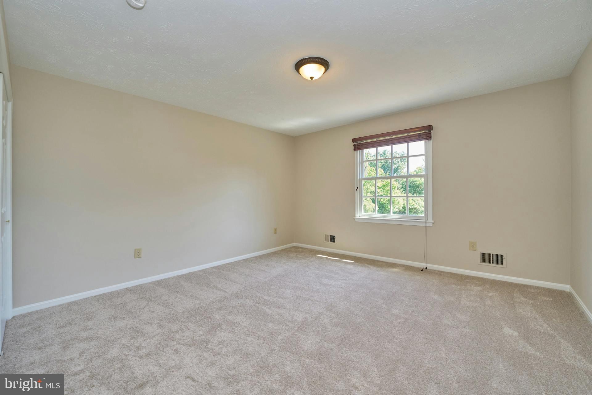 RUSSELL - Residential