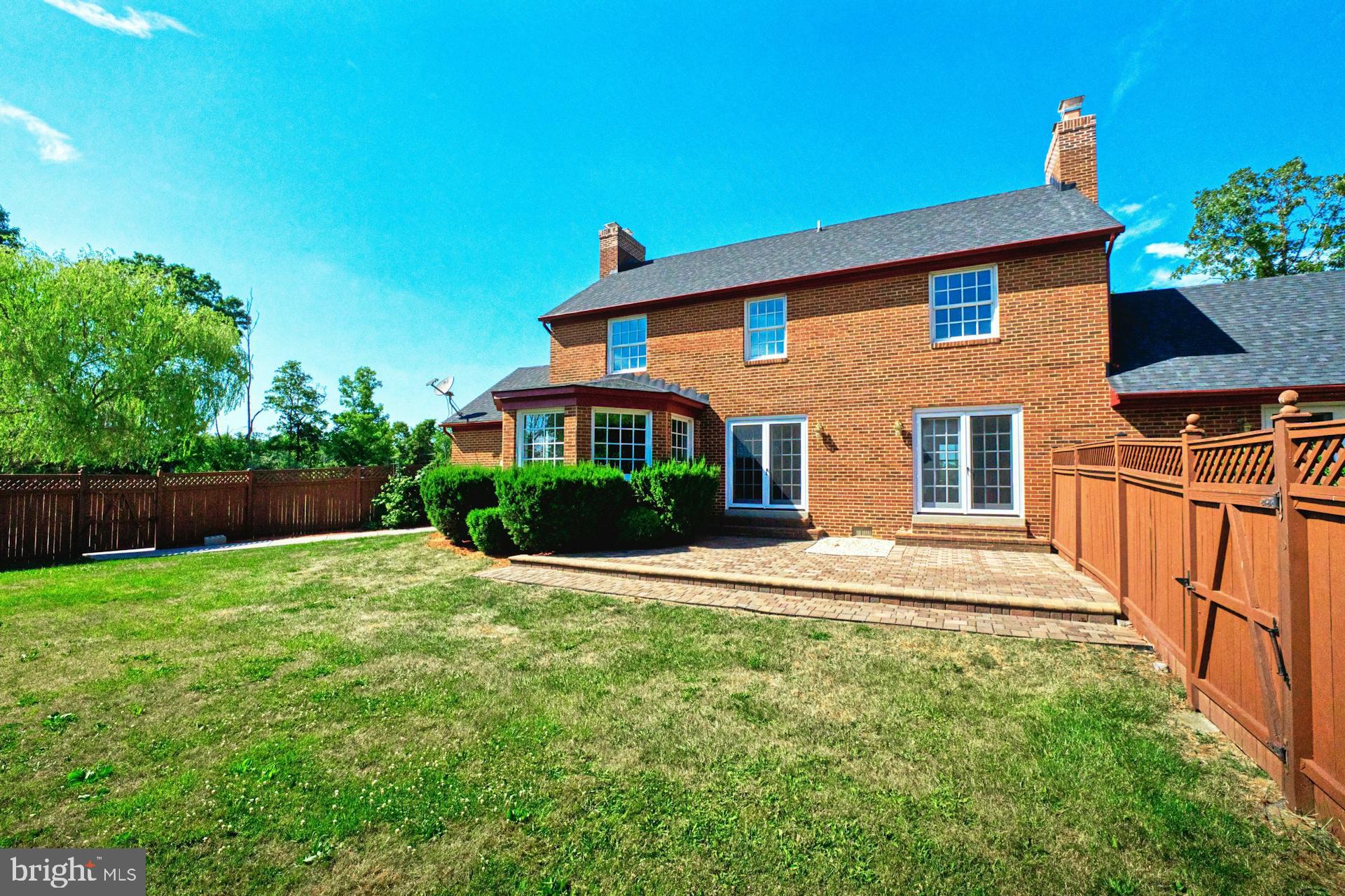 RUSSELL - Residential