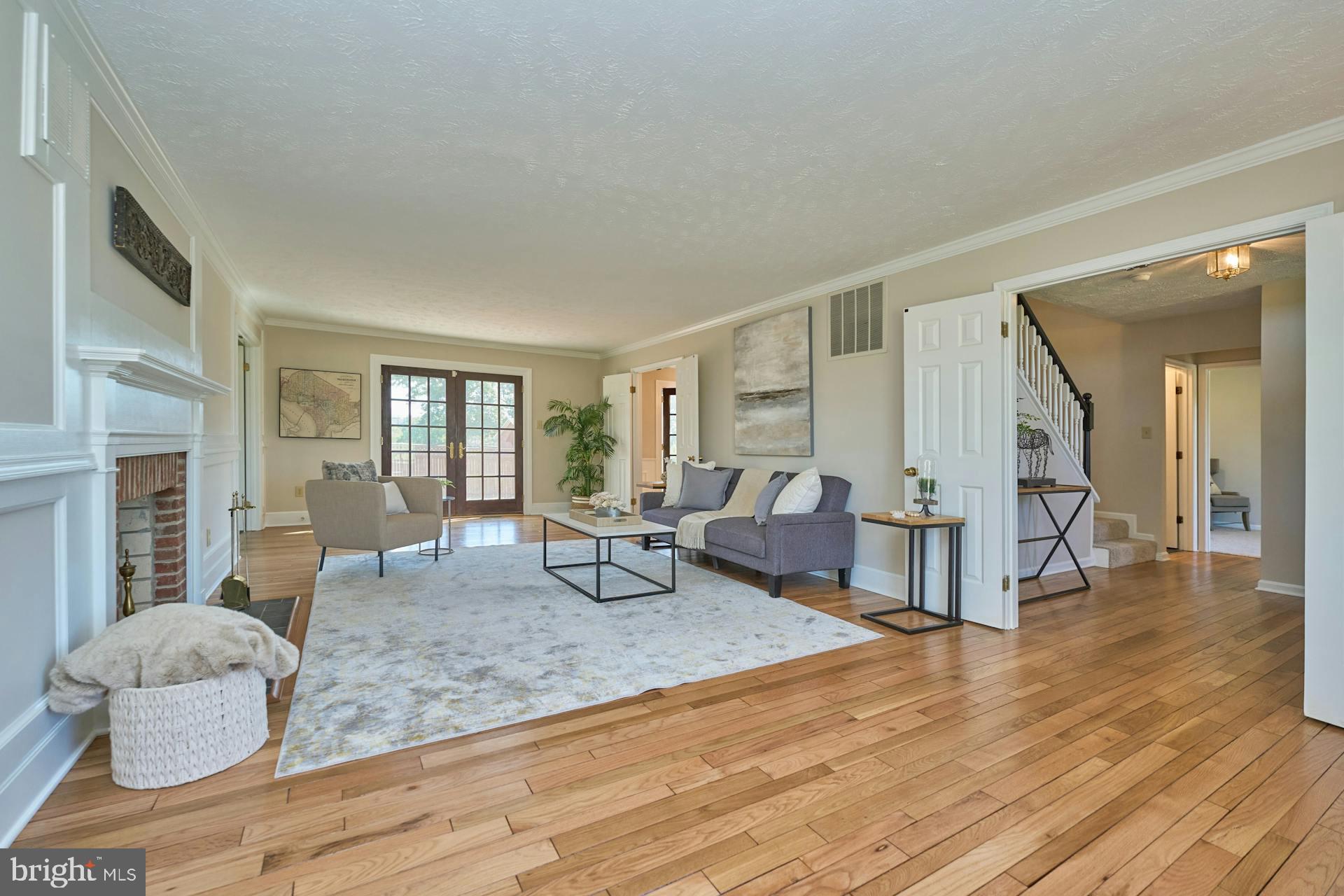 RUSSELL - Residential