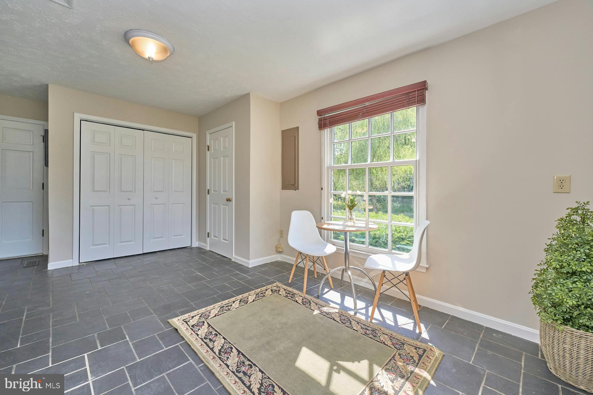 RUSSELL - Residential