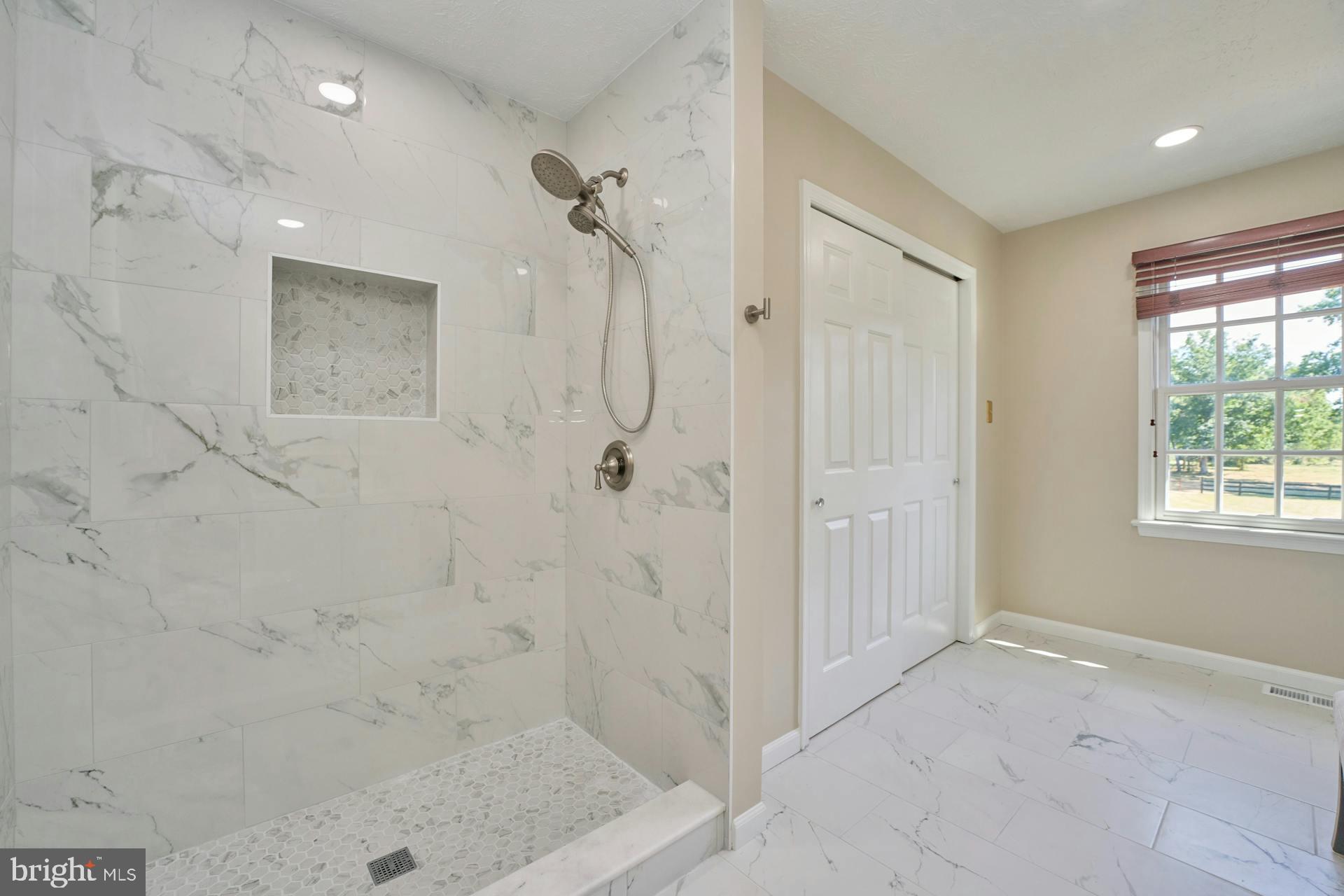 RUSSELL - Residential