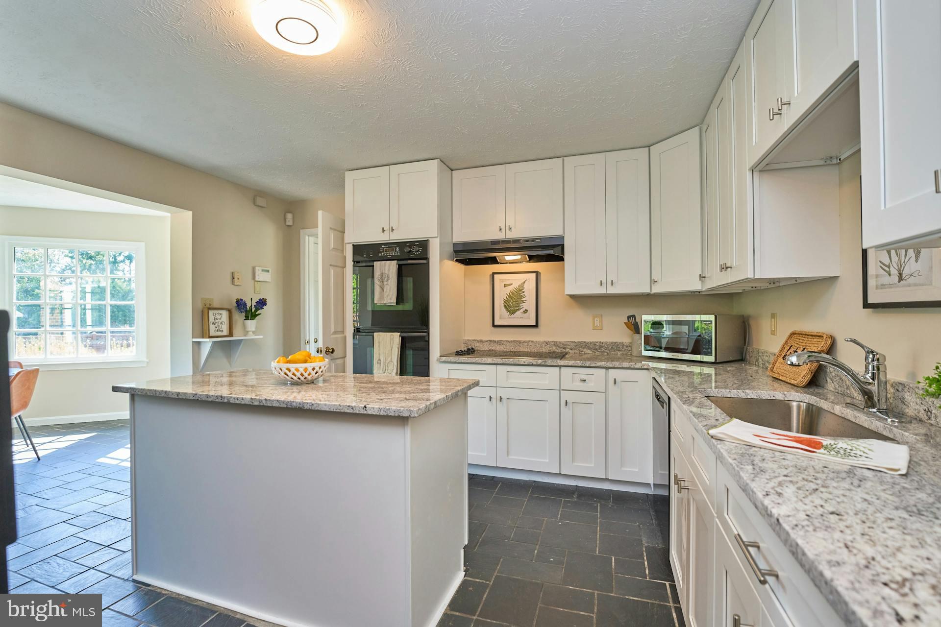 RUSSELL - Residential