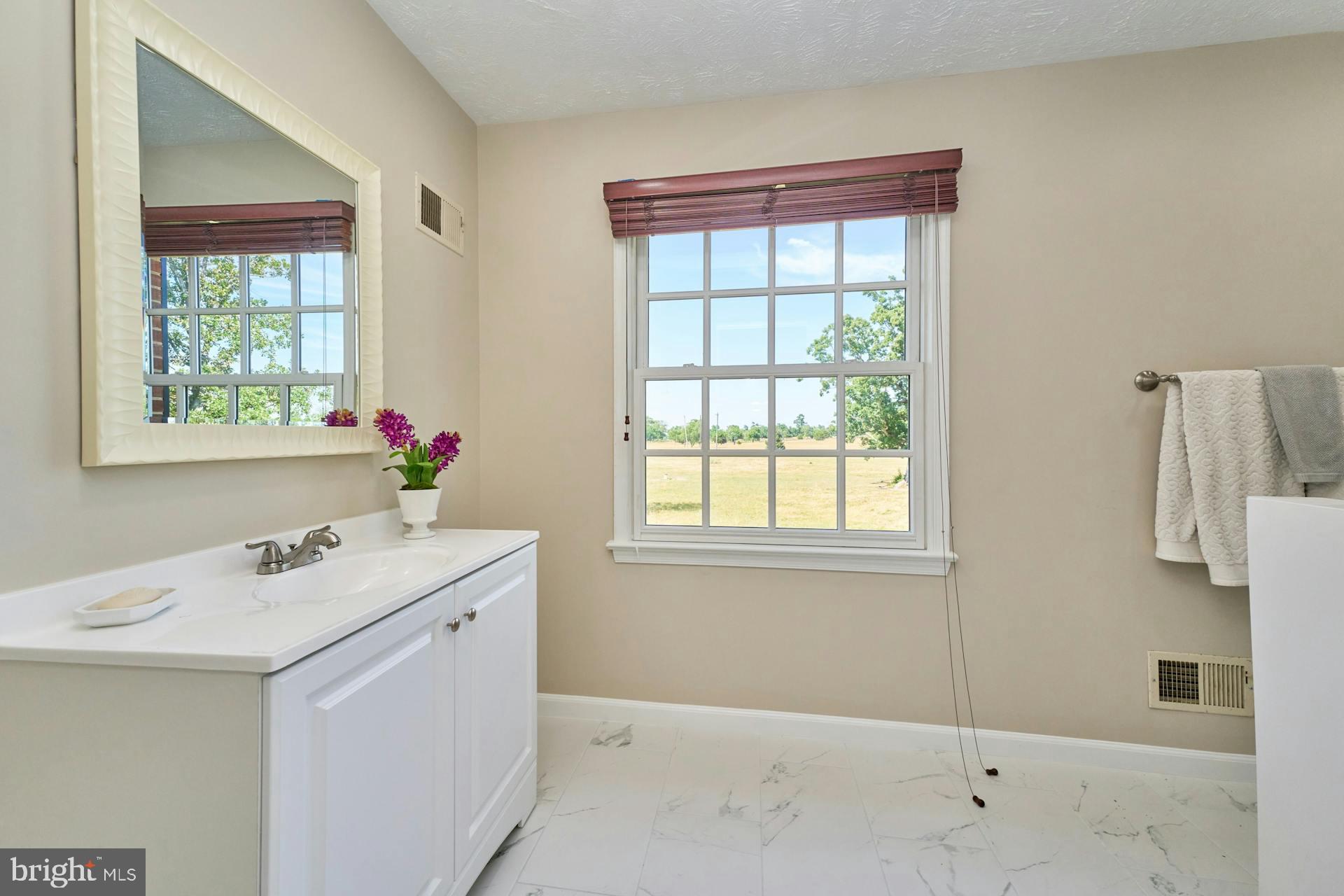 RUSSELL - Residential