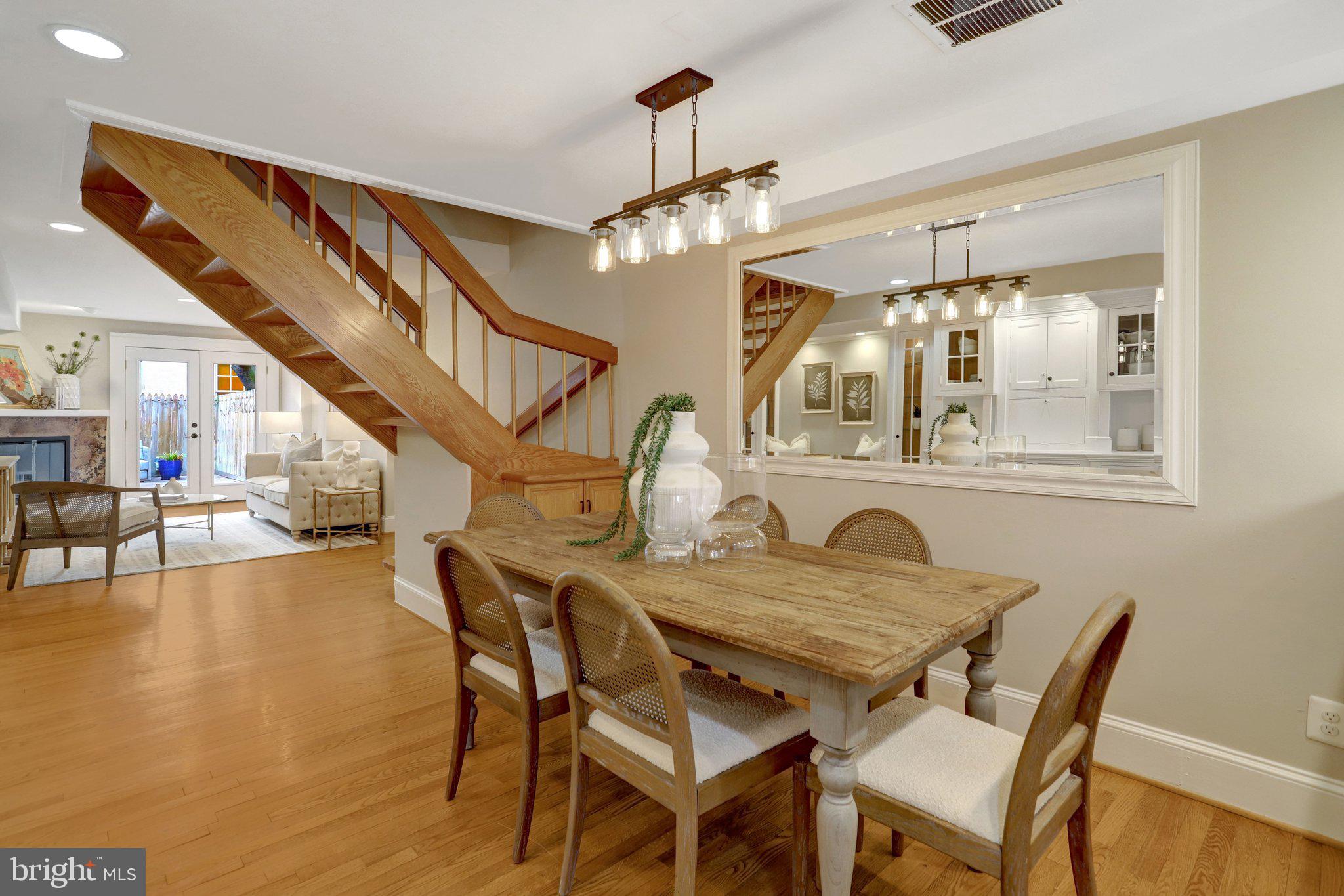 OLD TOWN/PARKER GRAY - Residential