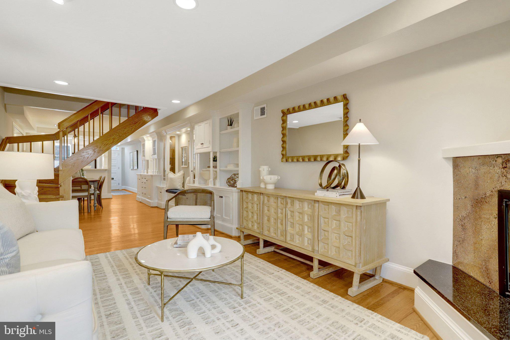 OLD TOWN/PARKER GRAY - Residential