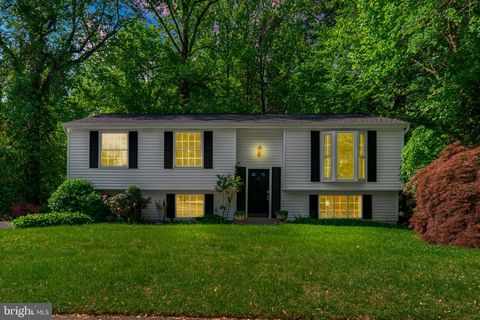 Photo of 10911 Santa Clara Drive, FAIRFAX, VA 22030 (MLS # VAFX2306102)