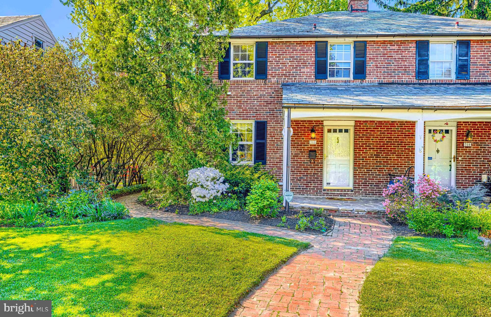 308 WOODBOURNE AVENUE