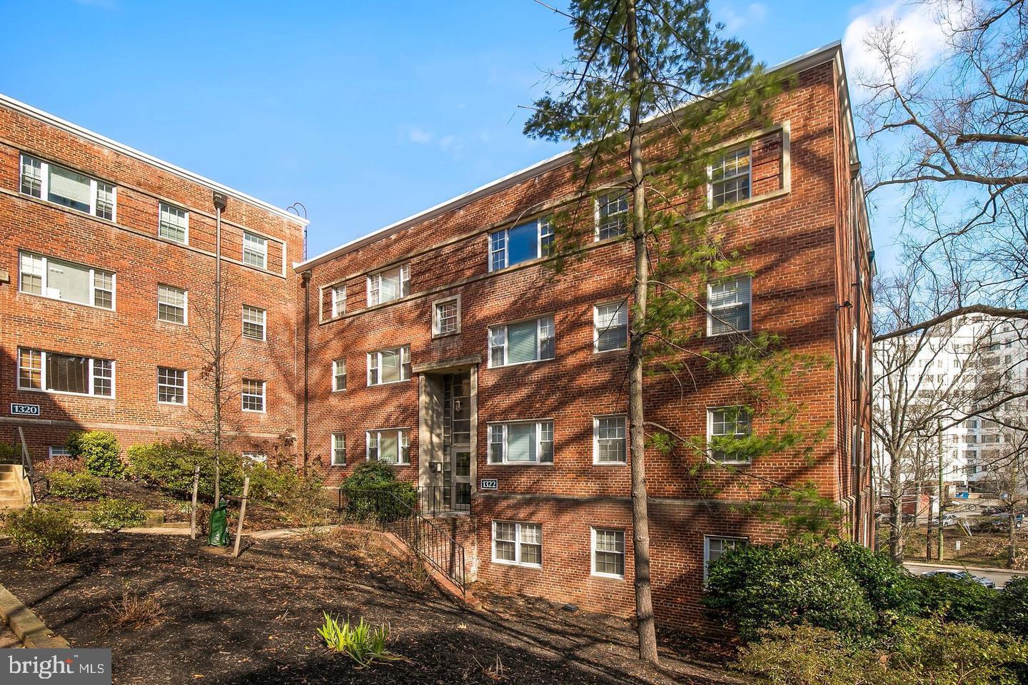 1322 FORT MYER DRIVE 935