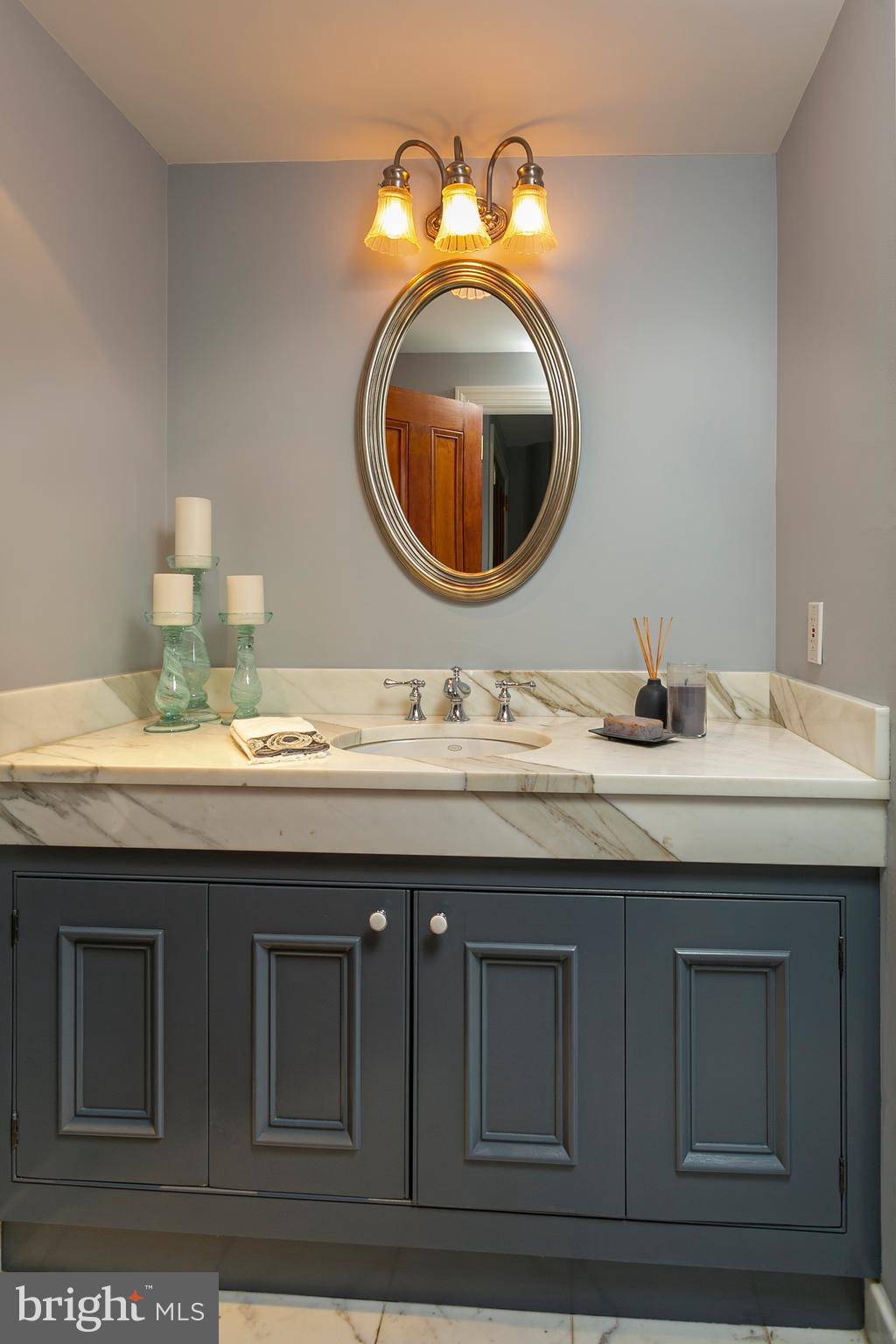 SOCIETY HILL - Residential